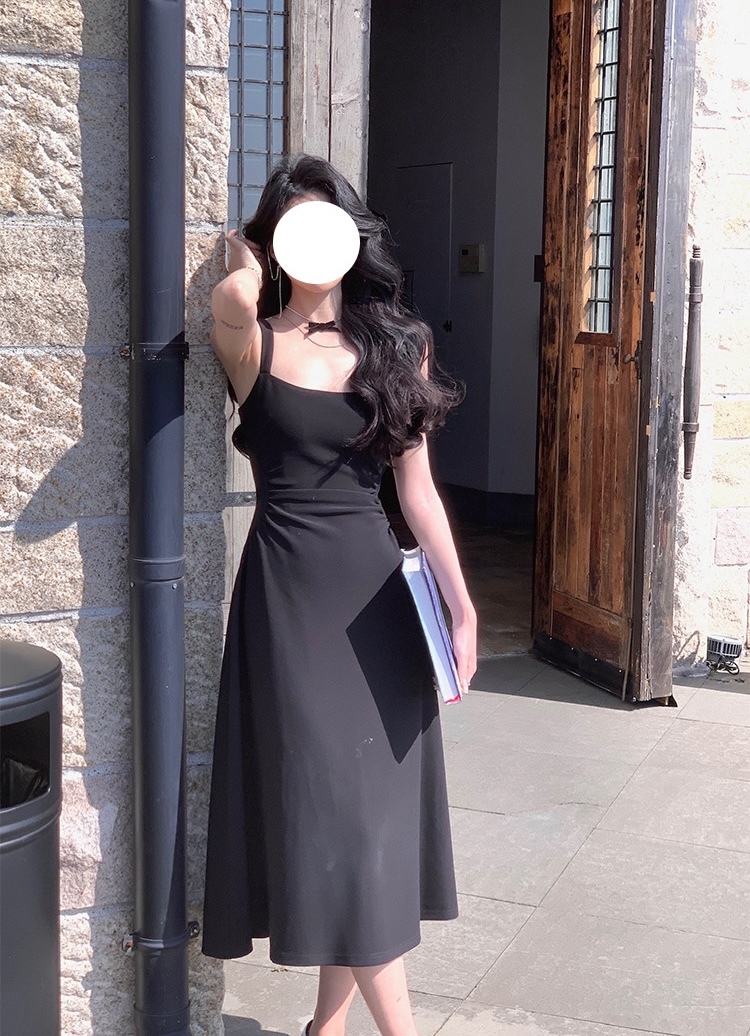 方領皺褶 收腰 質感洋裝(黑/白)