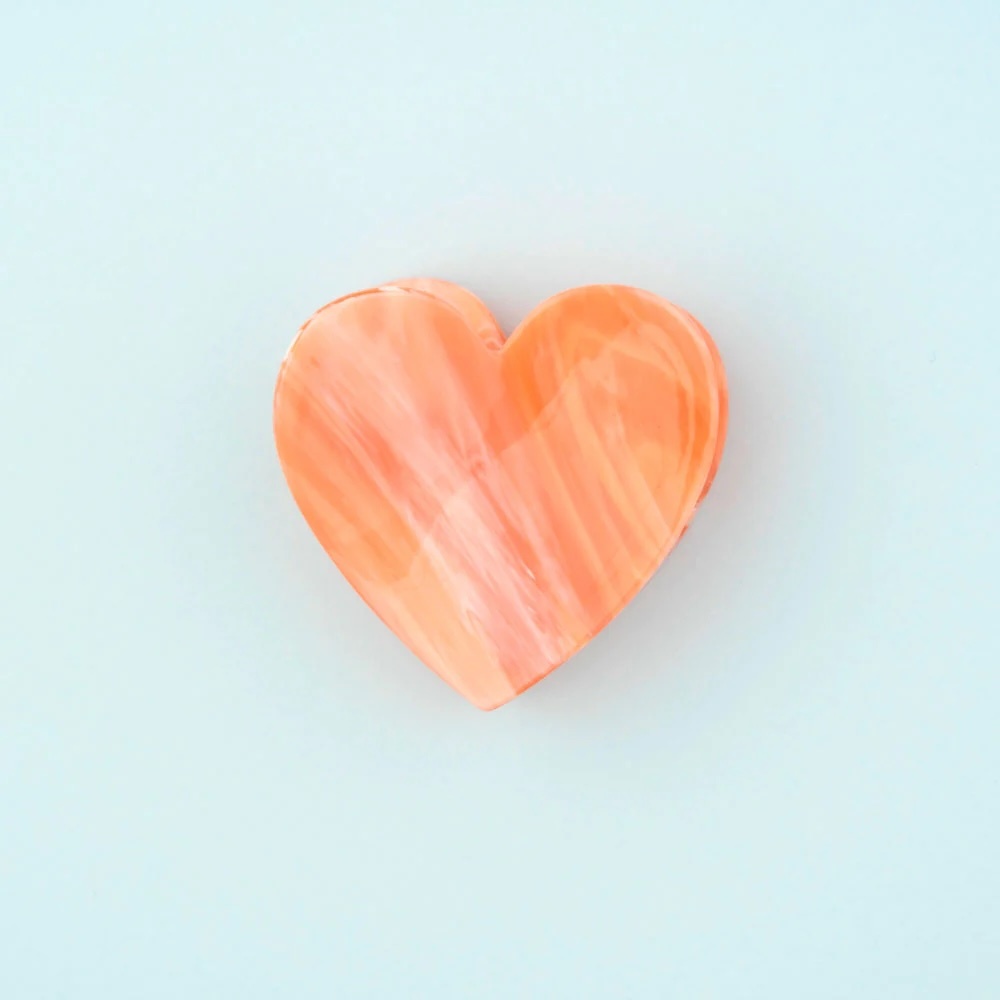 PINK HEART HAIR CLAW｜Coucou Suzette