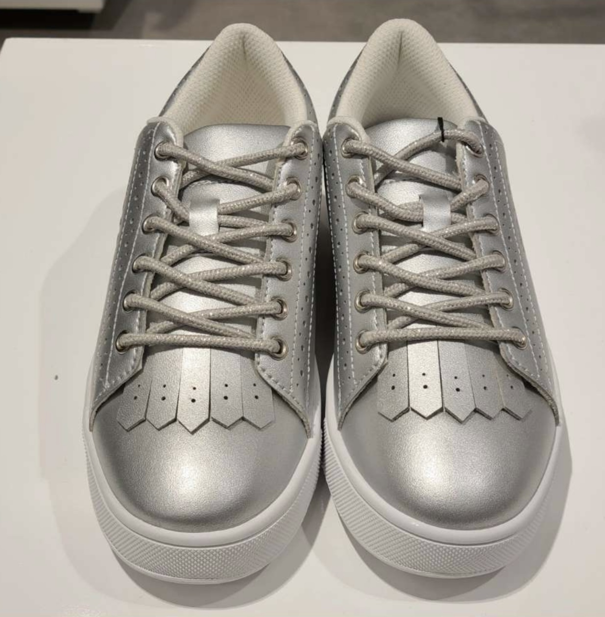 女 303M 韓版ELLE GOLF 英倫學院風格流蘇款皮革高爾夫球鞋（銀色無釘款）