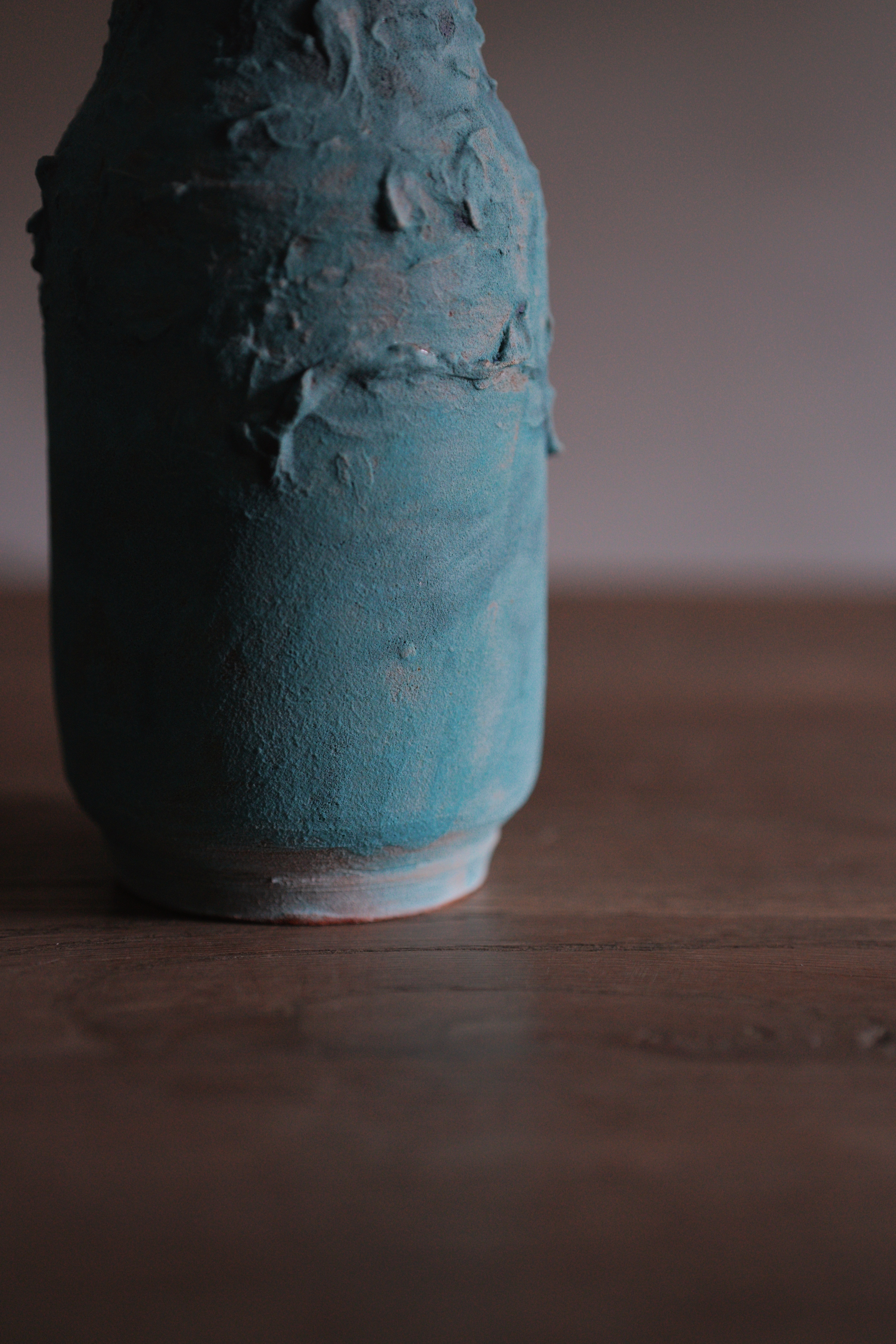 貓王不討喜｜藍綠花器｜紋理