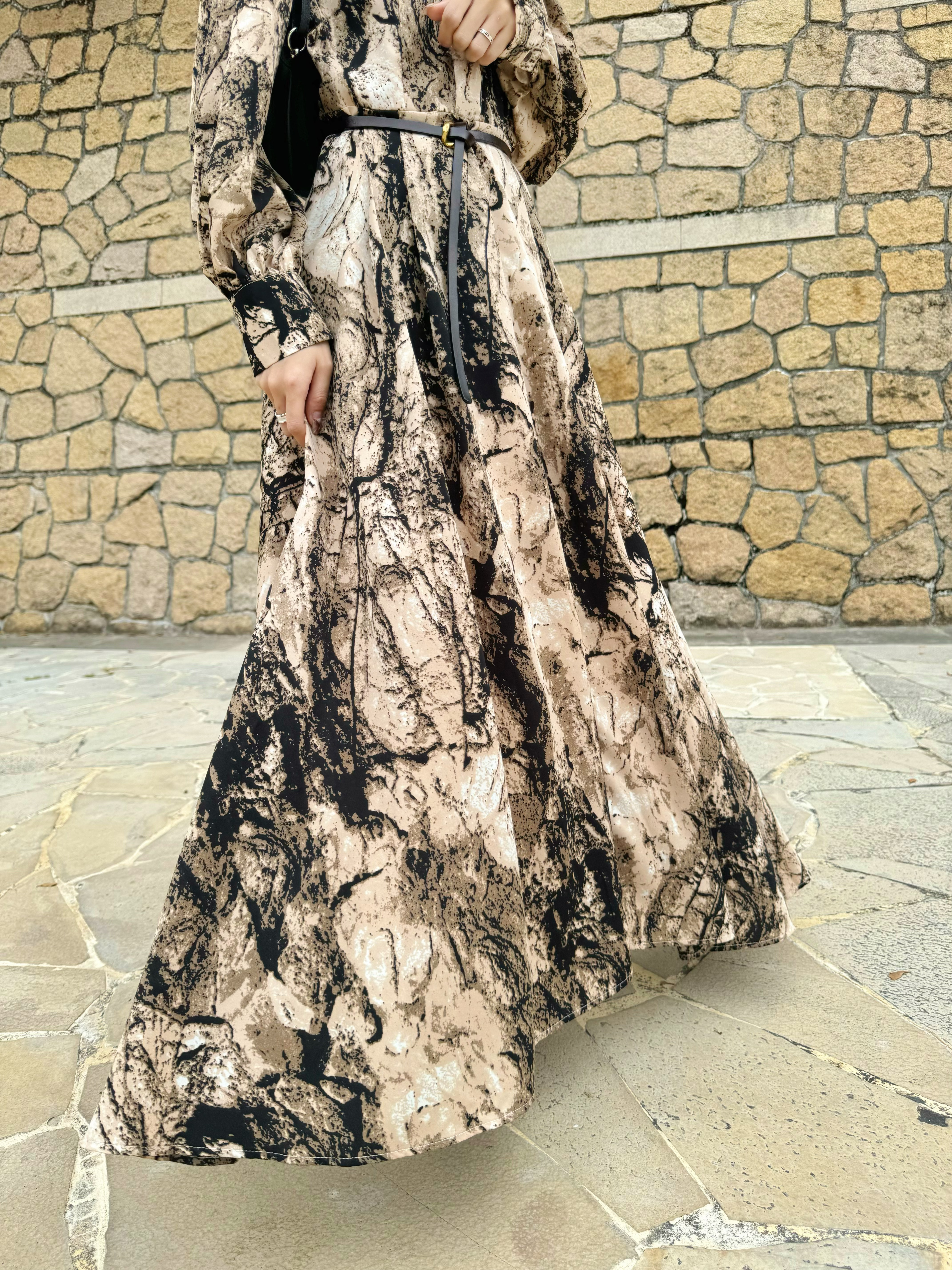 Graphic-Printed Belted Maxi Shirt Dress With Twilly_DS243L18