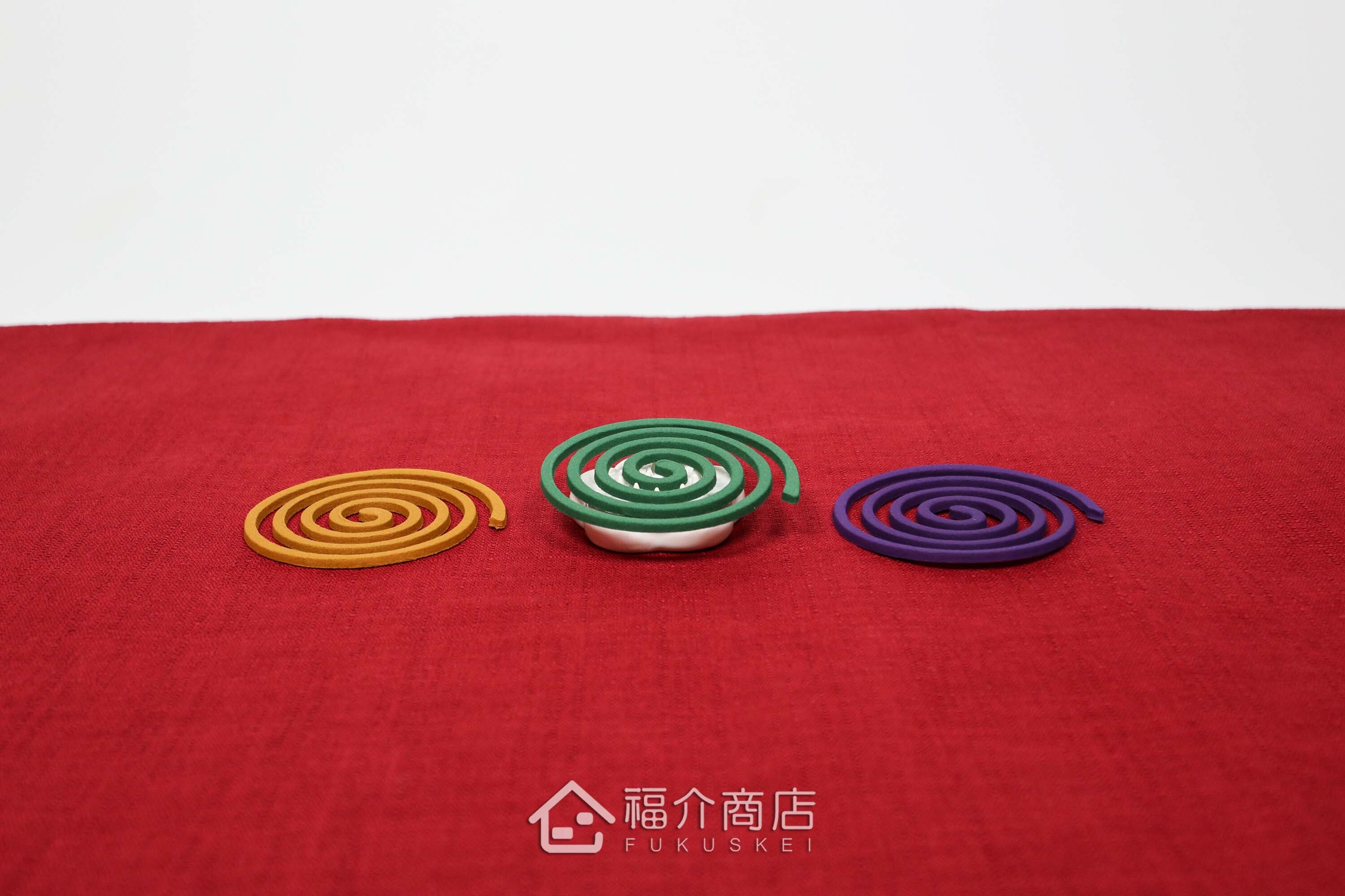 有玫瑰與百合花與紫羅蘭三種花香的盤香組合