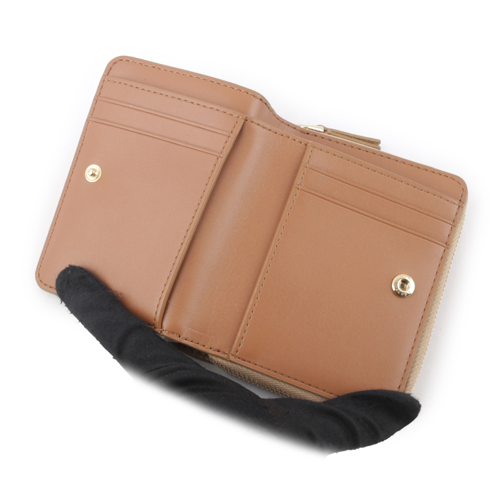 【MARC JACOBS】壓印標誌對開暗釦二折迷你短夾(駝色) 2R3SMP044S10 230