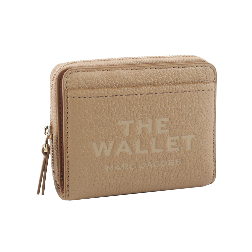 【MARC JACOBS】壓印標誌對開暗釦二折迷你短夾(駝色) 2R3SMP044S10 230