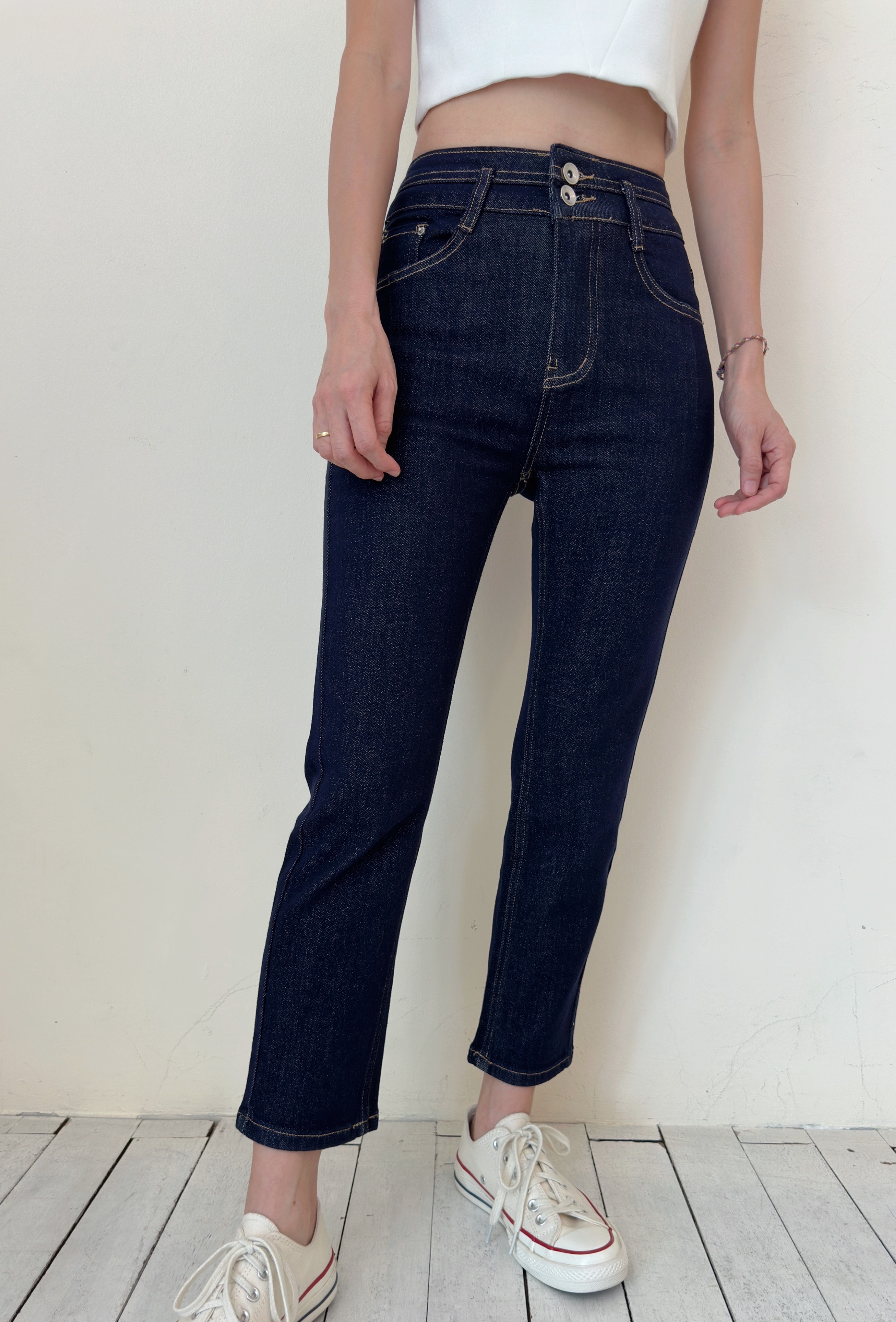 TWO BUTTON SLIM FIT JEANS