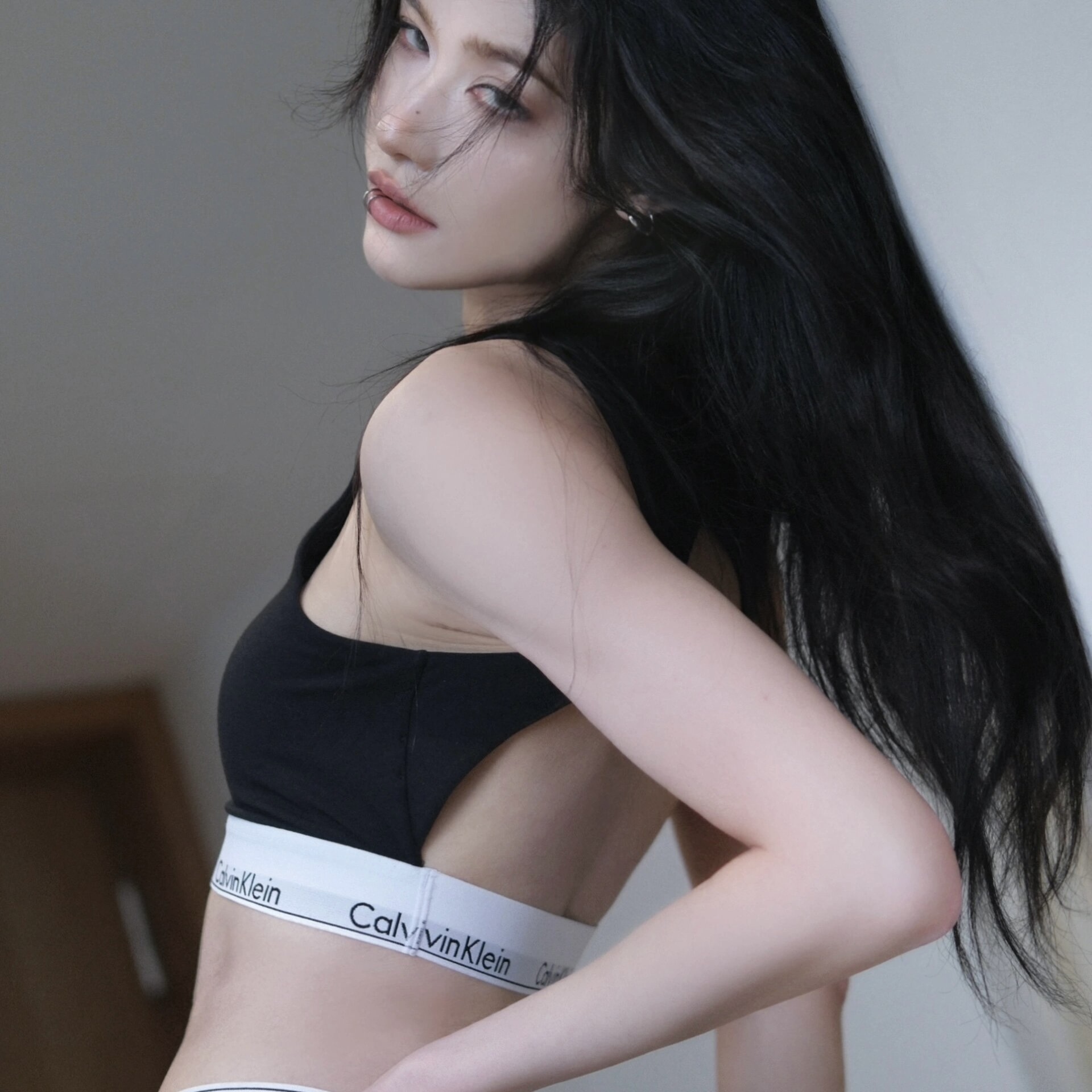 CK Calvin Klein 背心 露背 削肩背心 短版 黑 灰 無內襯 / 現貨+預購