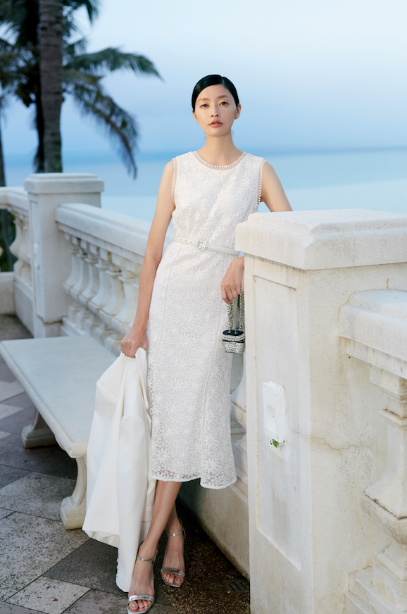 BD10101E1 太陽花刺繡蕾絲收腰長尾洋裝 (附腰帶)