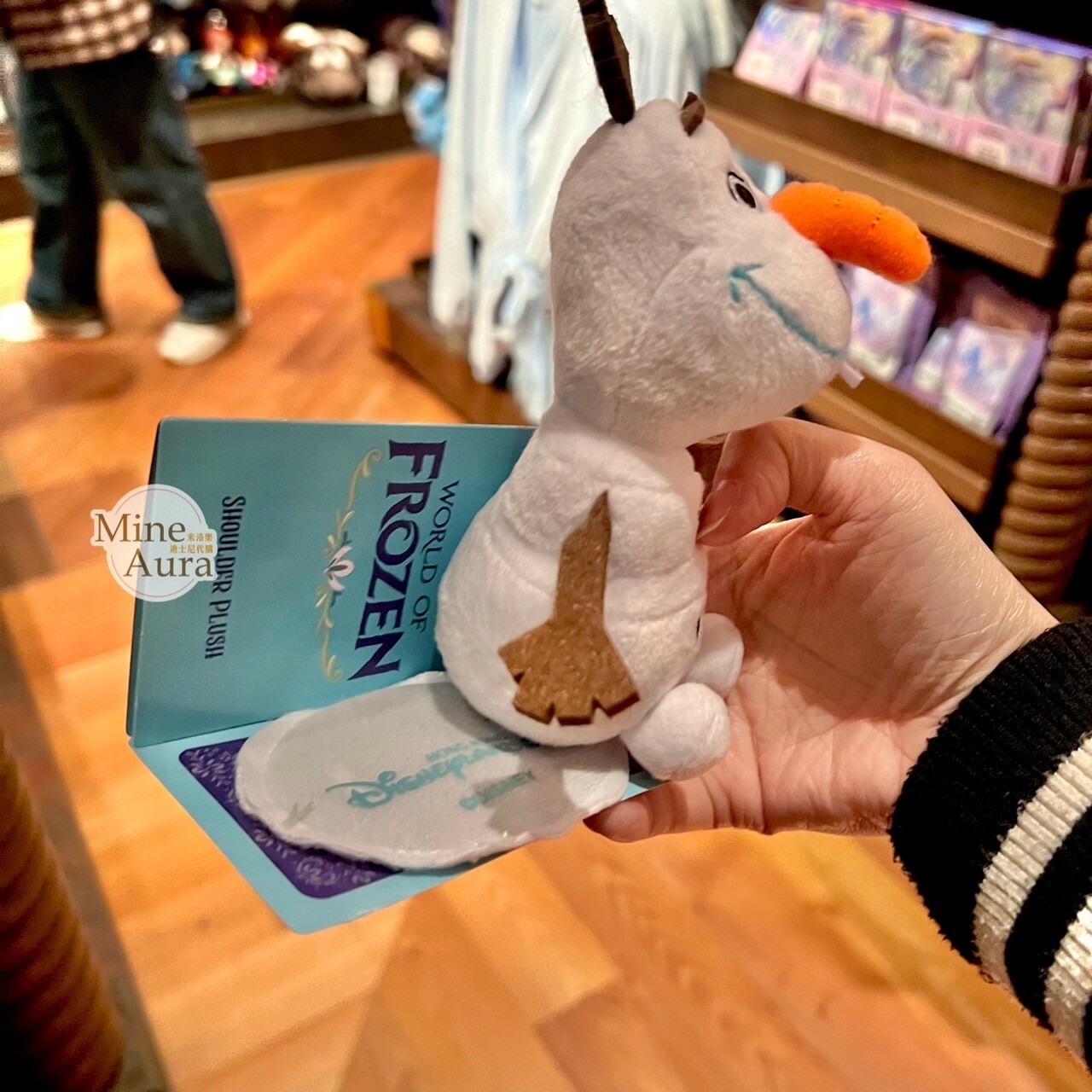 World of Frozen 限定 雪寶 Olaf 磁鐵 坐肩 絨毛 娃娃 公仔 冰雪奇緣 Frozen -香港迪士尼樂園