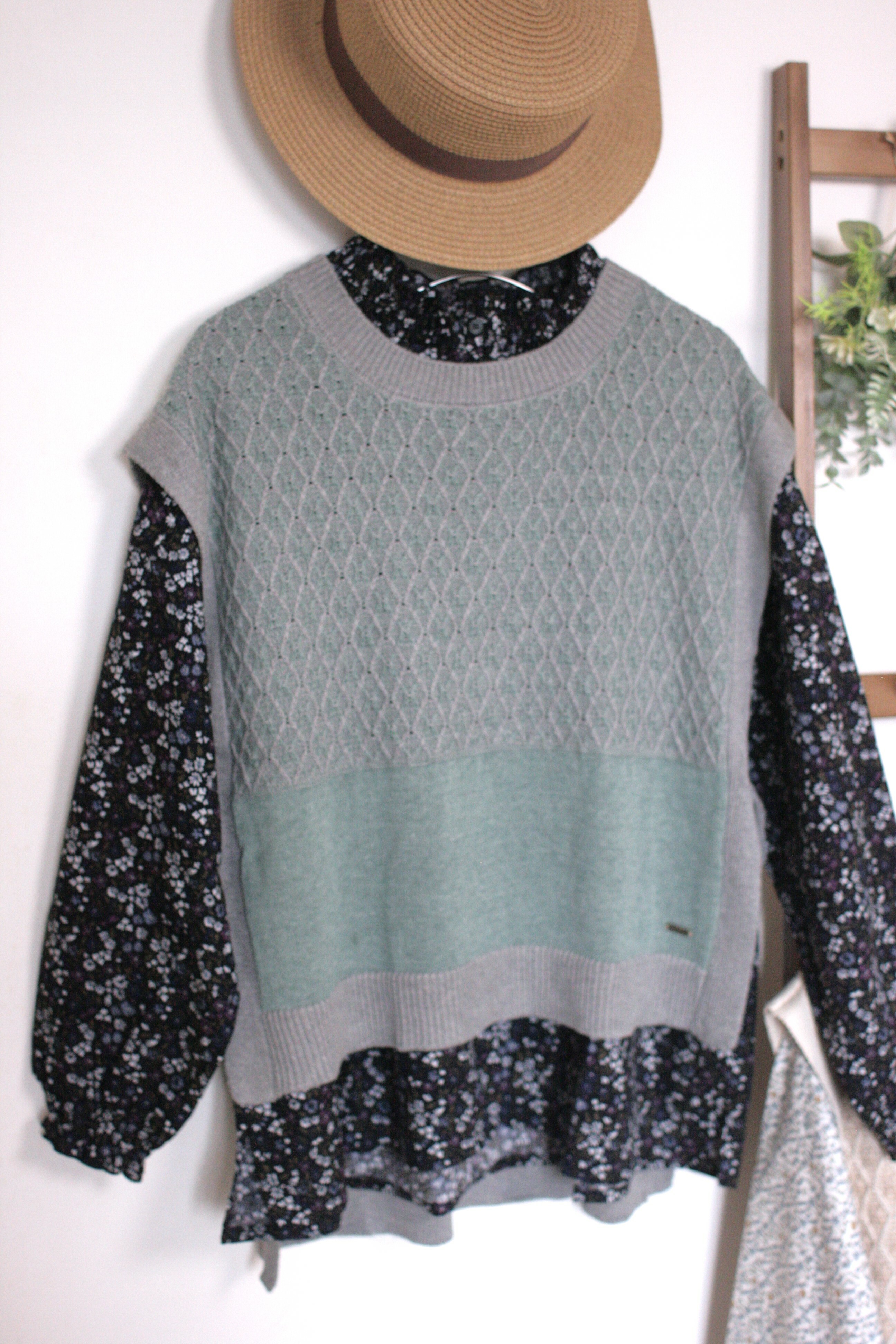 ｛Special Price｝{童話國物語𓃦}小屋屋頂菱形瓦片配色針織背心(兩色入)【日本直送】