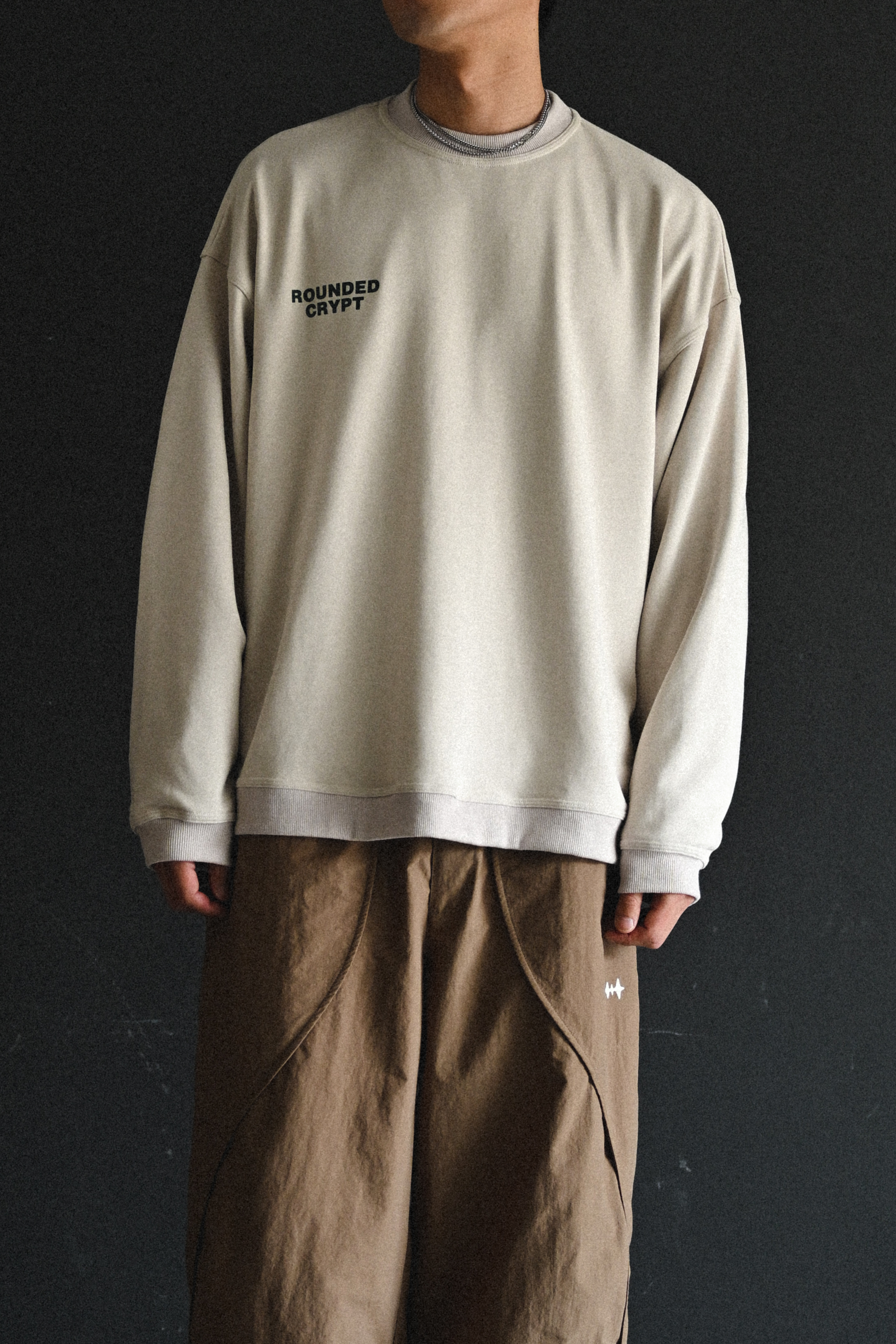 HIDDEN LOGO ZIPPER CREWNECK - BEIGE