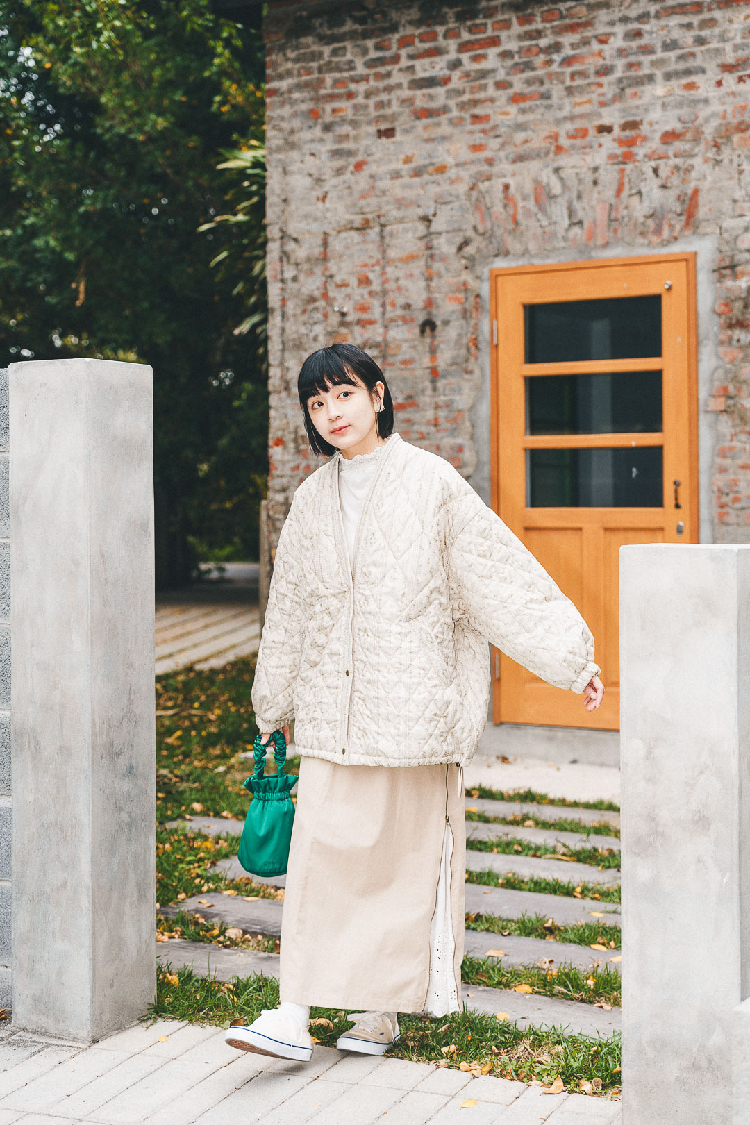 根西島文學！側拉鍊蕾絲拼接裙(兩色-米)