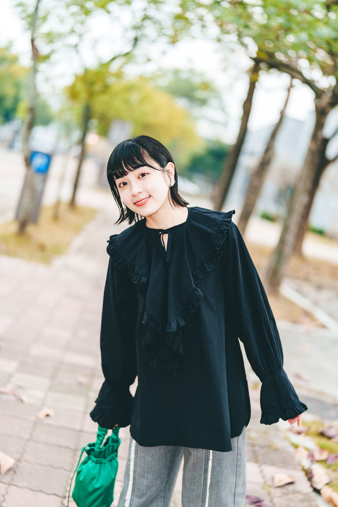(限量)奏響春日篇章！褶皺領綁帶上衣(兩色-黑)