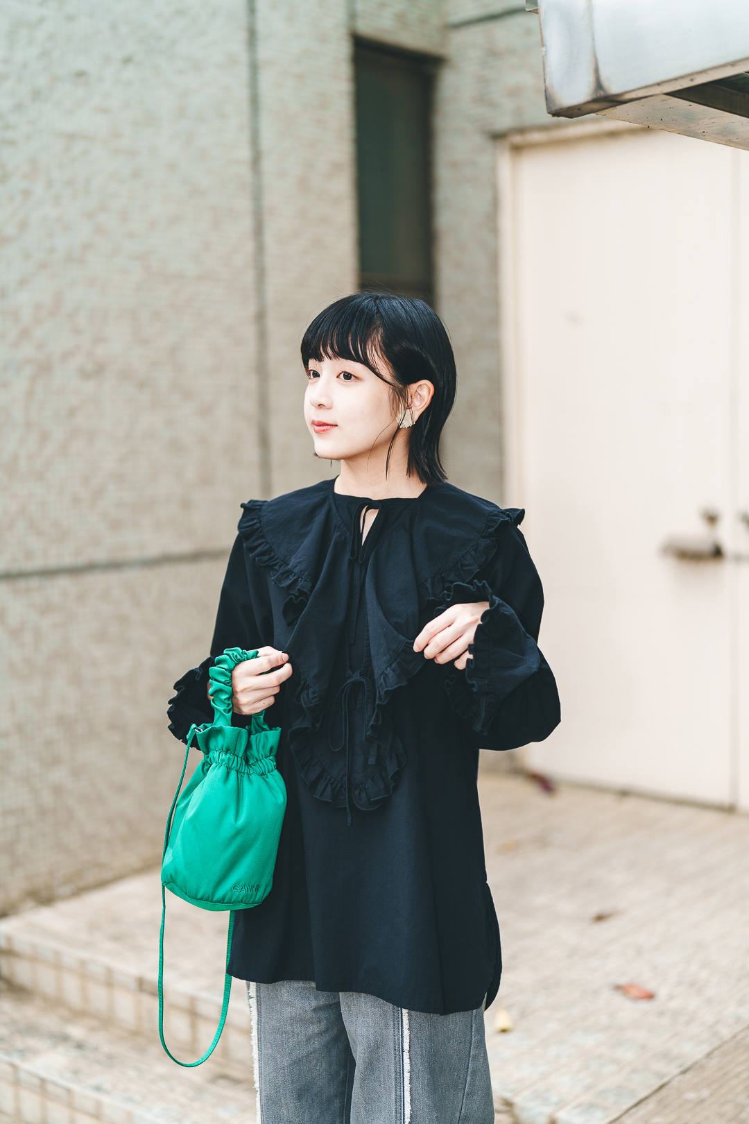 (限量)奏響春日篇章！褶皺領綁帶上衣(兩色-黑)