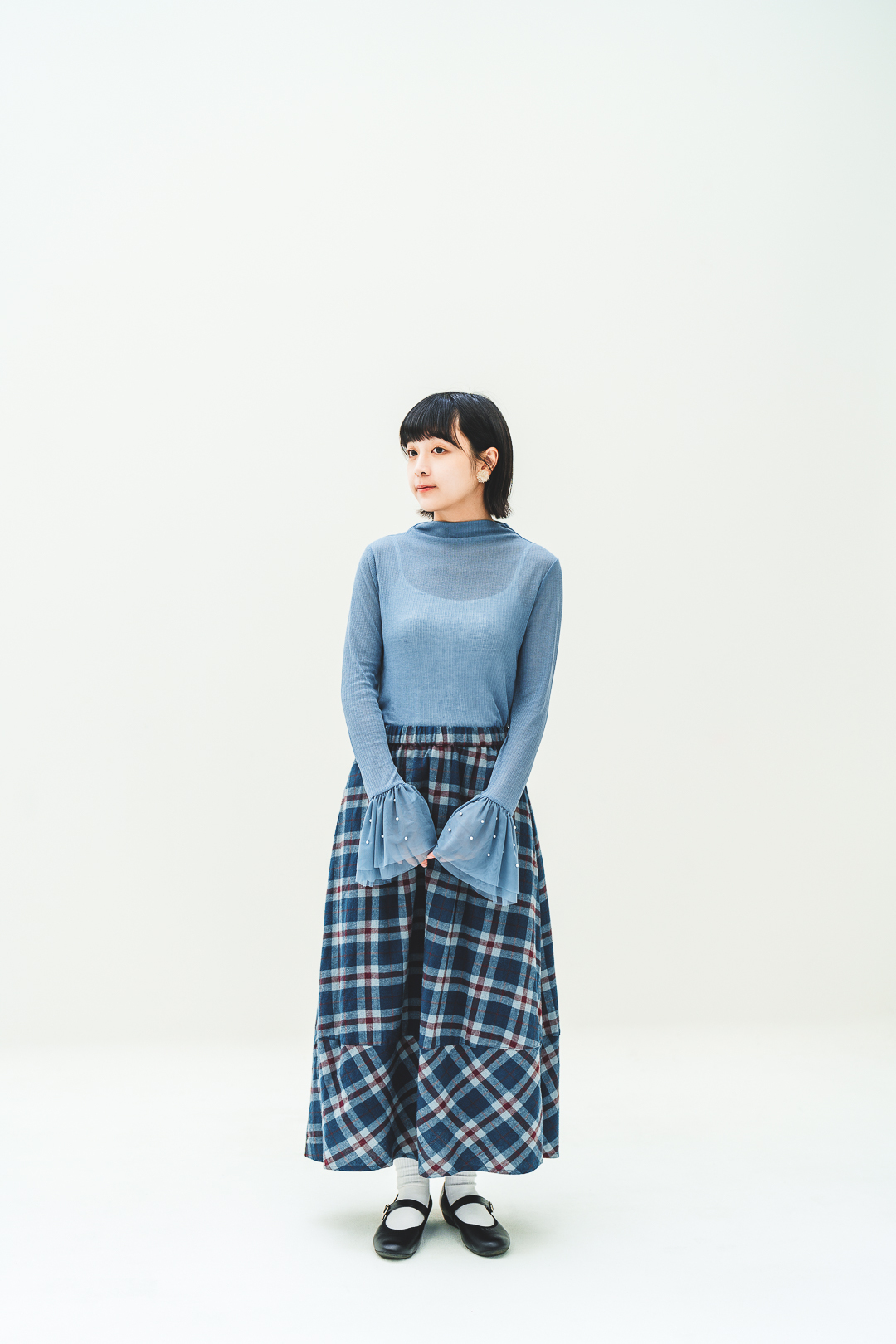 (限量)邂逅優雅！珍珠袖透膚上衣(兩色-天藍)