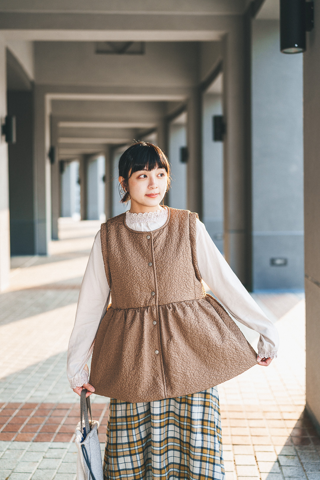 (限量)餘暉夕照！蓬鬆提花背心(兩色-摩卡棕)