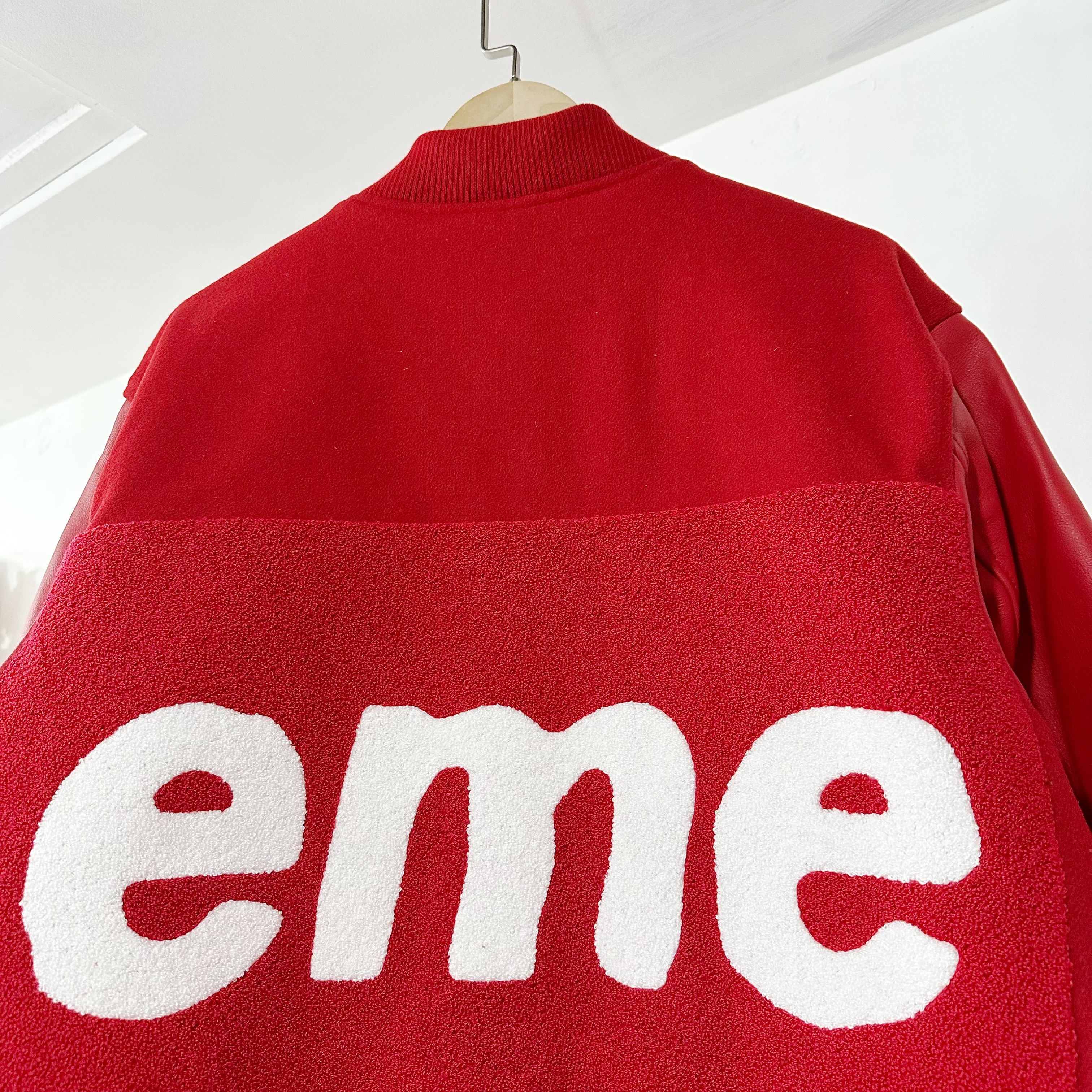 Supreme SS24 BIG LOGO CHENILLE VARSITY JACKET RED