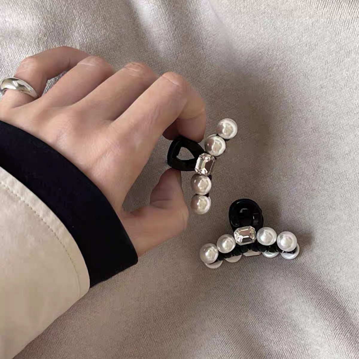 [4 FOR RM10] Elegant Diamond Pearl Mini Hair Claw