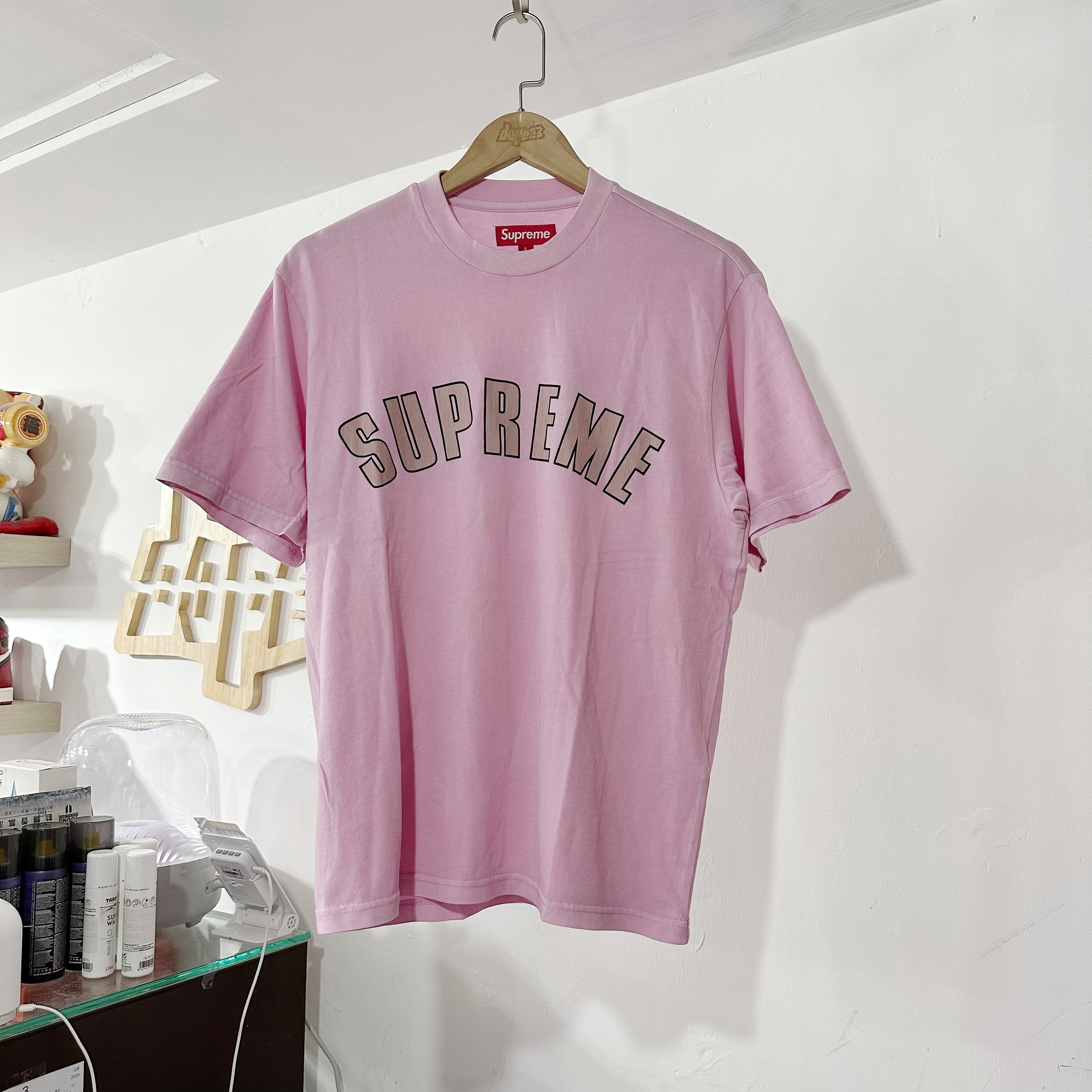 Supreme SS24 Cracked Logo Washer SS Top - PINK