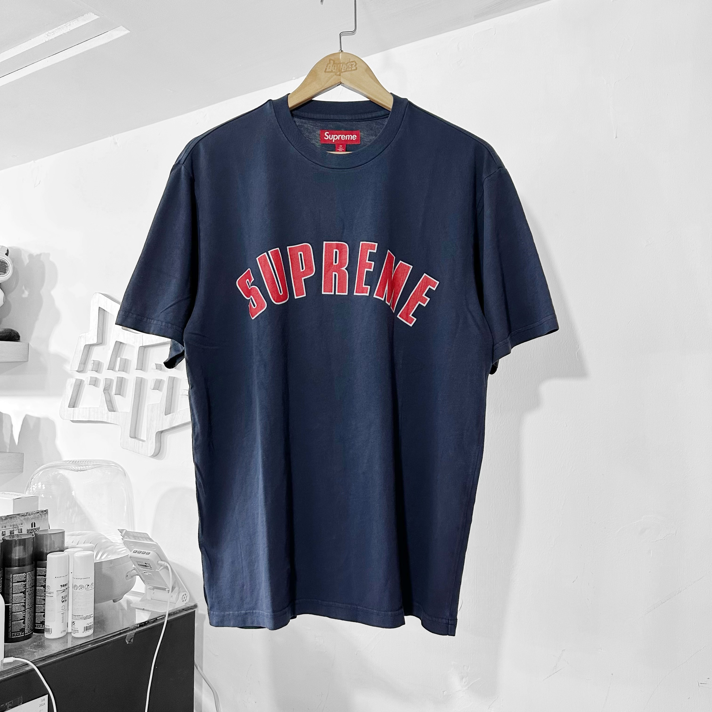 Supreme SS24 Cracked Logo Washer SS Top - NAVY