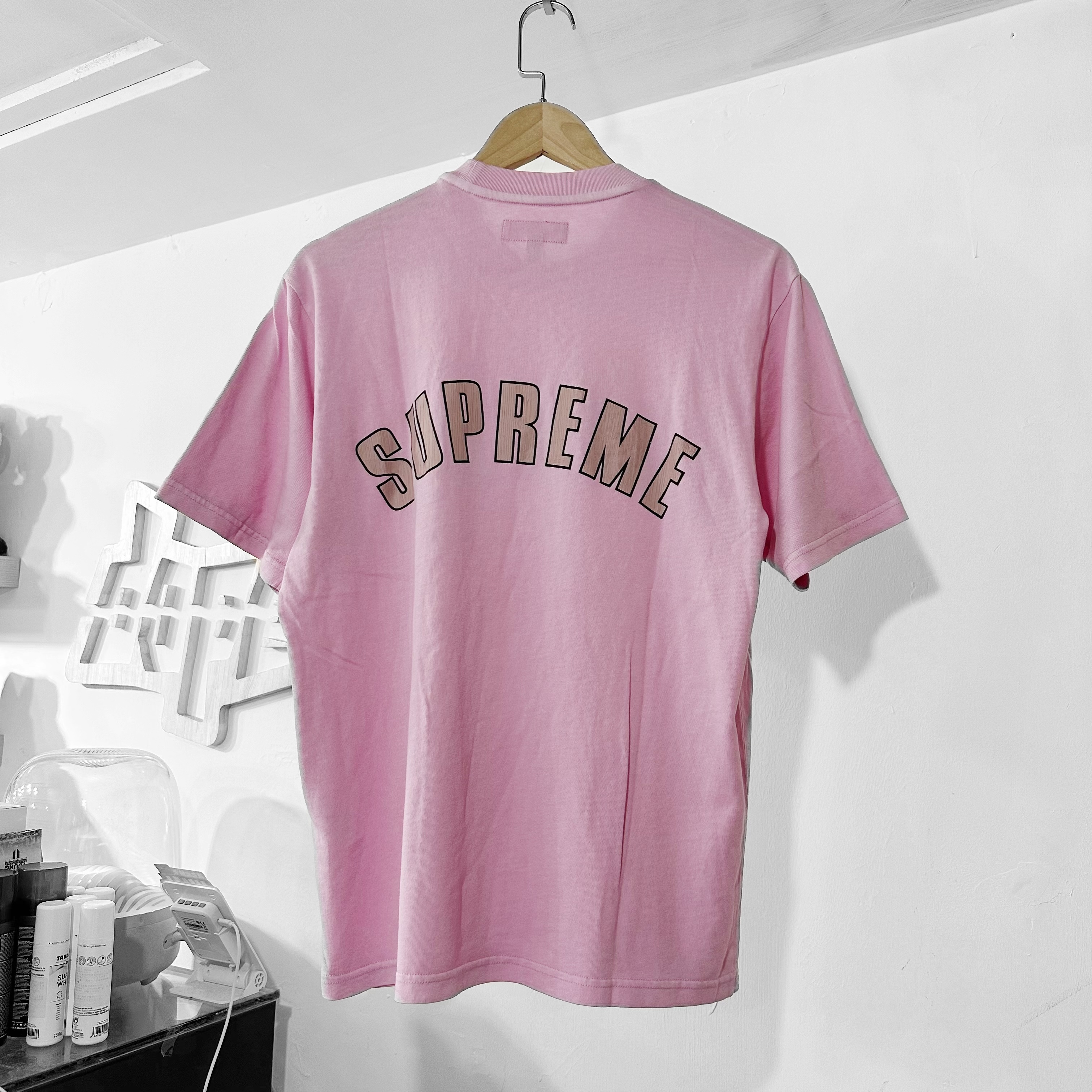 Supreme SS24 Cracked Logo Washer SS Top - PINK