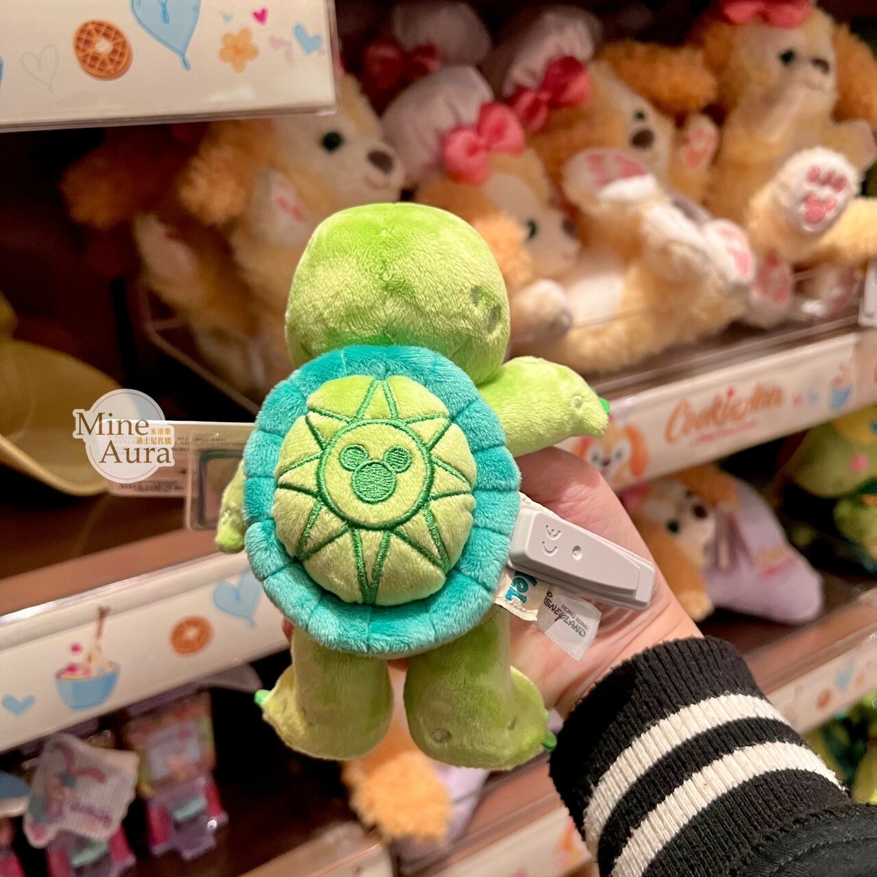 (現貨) 奧樂米拉 海龜 OluMel 可擺姿勢 絨毛 娃娃公仔 -香港迪士尼樂園