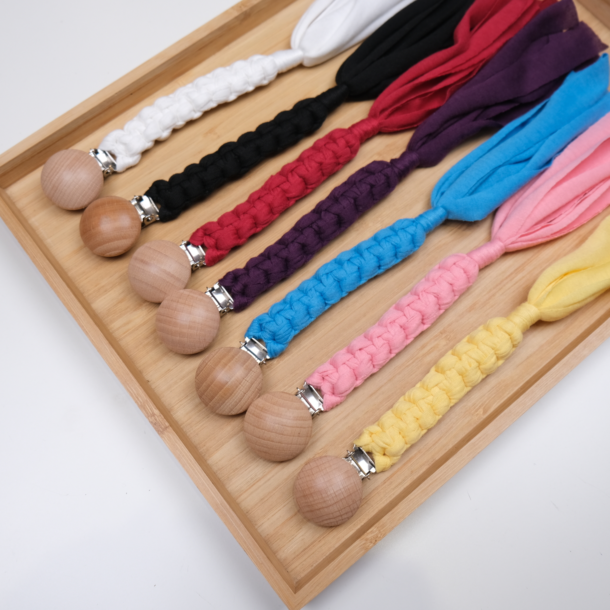 手作編織奶嘴鏈-黑色