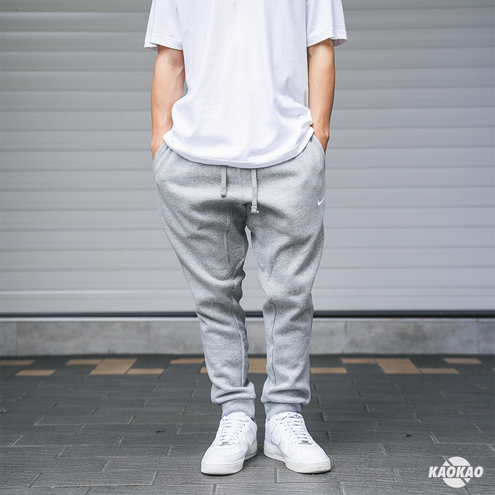 NIKE 刺繡 上寬下窄 縮口棉褲 【716831】