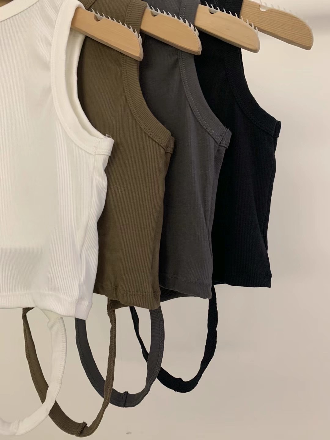 3.7 背心連pad一字帶