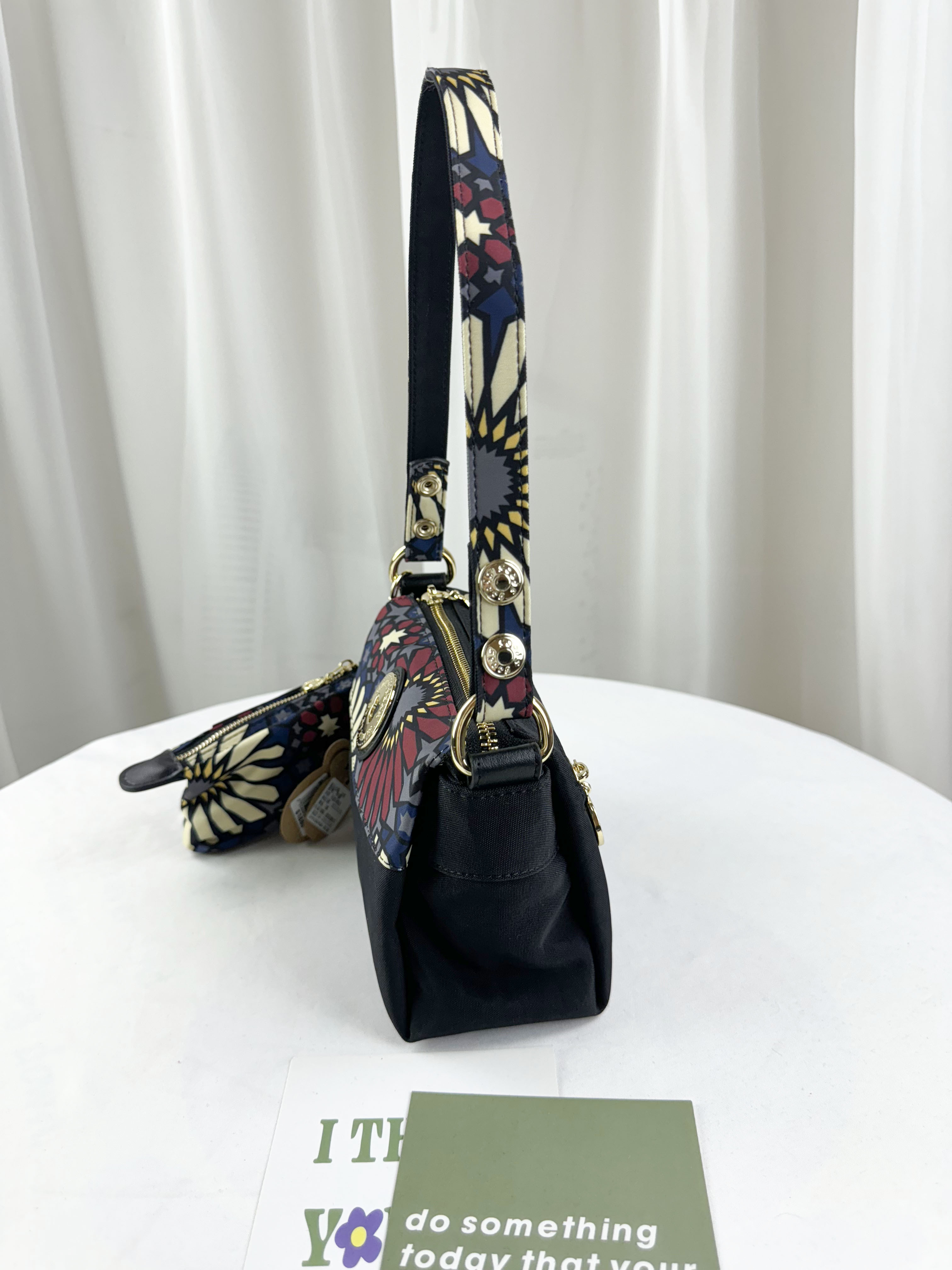 FamilyBear  黑紫花拼色防潑水肩背包 / 側背包 附零錢包  #2026