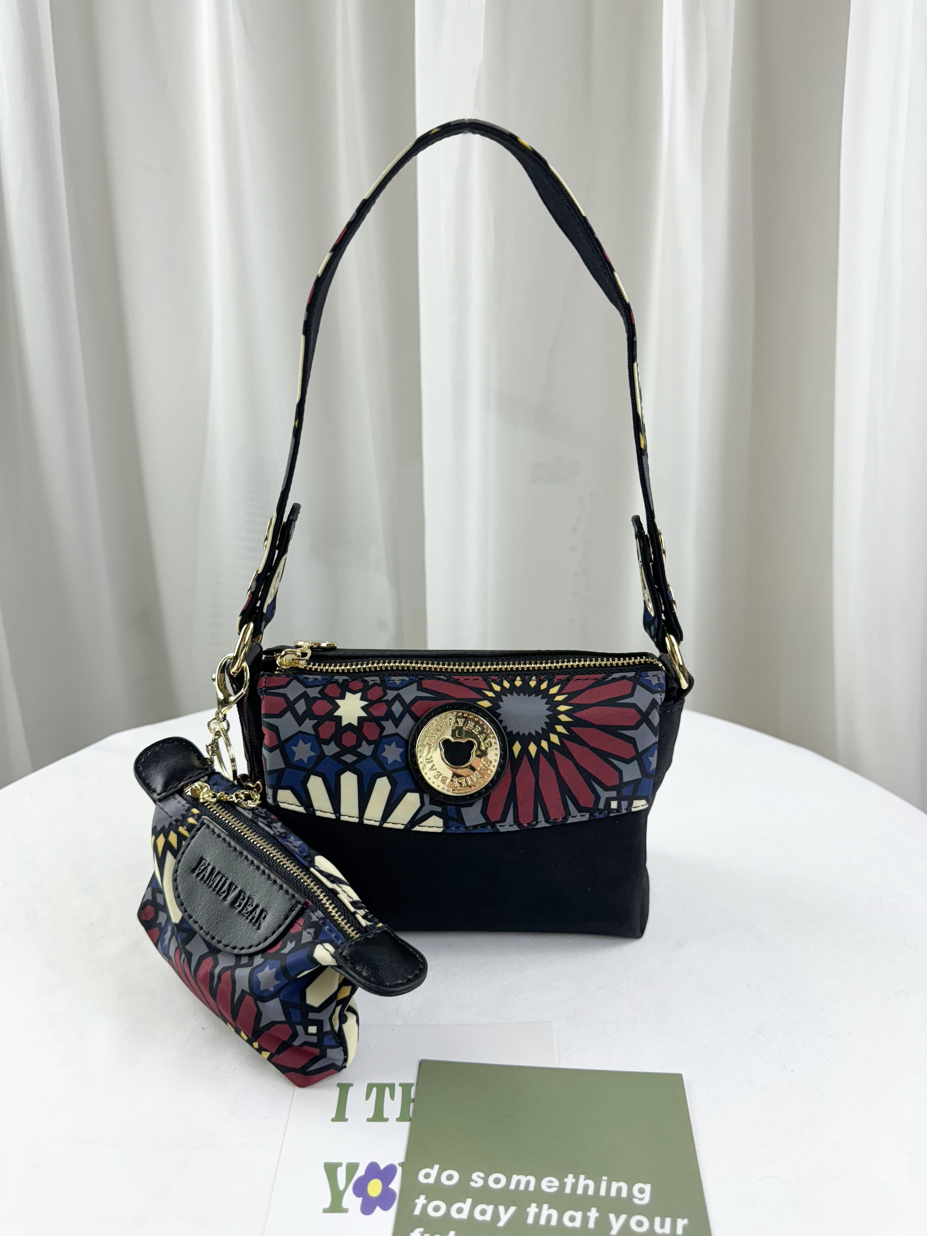 FamilyBear  黑紫花拼色防潑水肩背包 / 側背包 附零錢包  #2026