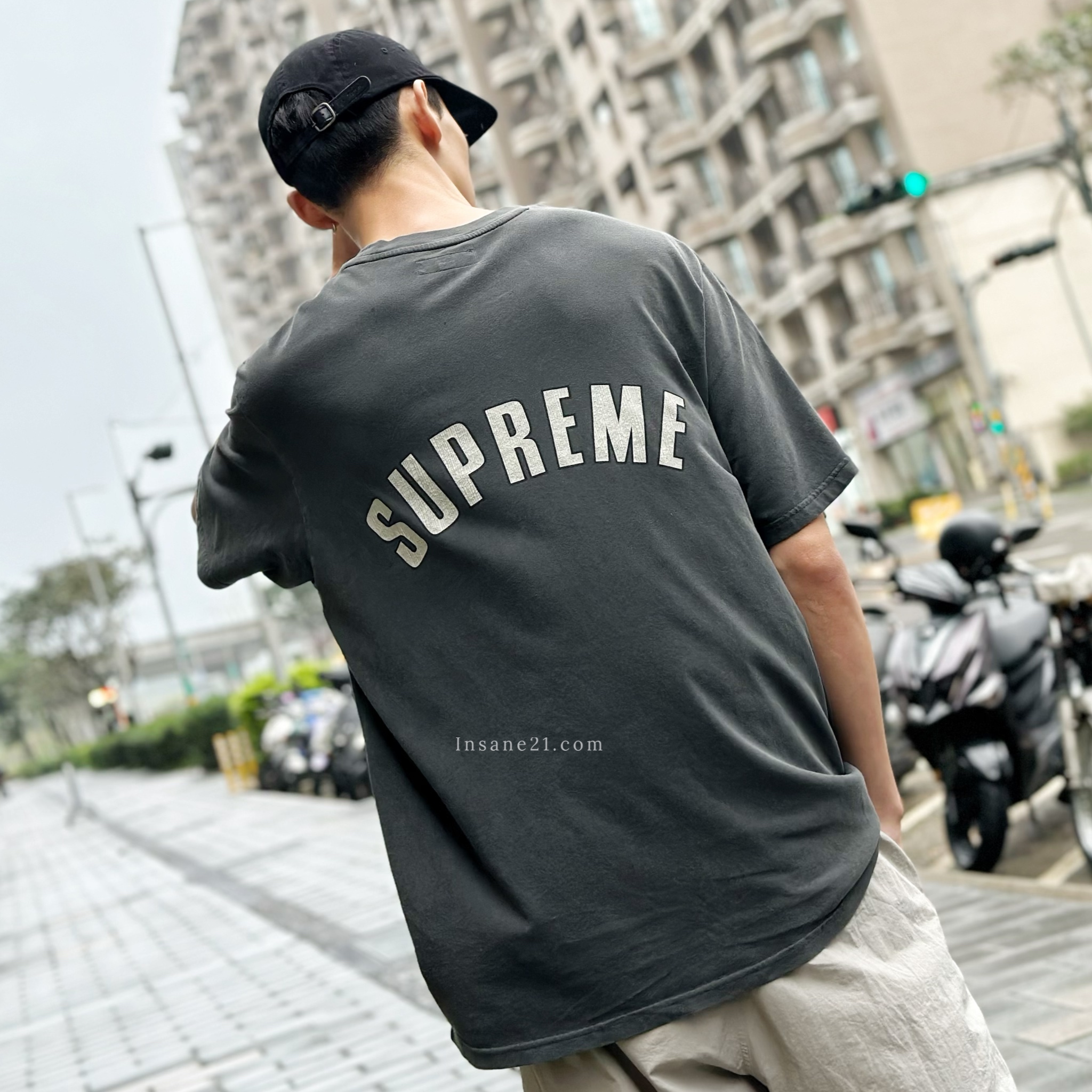 SUPREME 弧形LOGO 短袖
