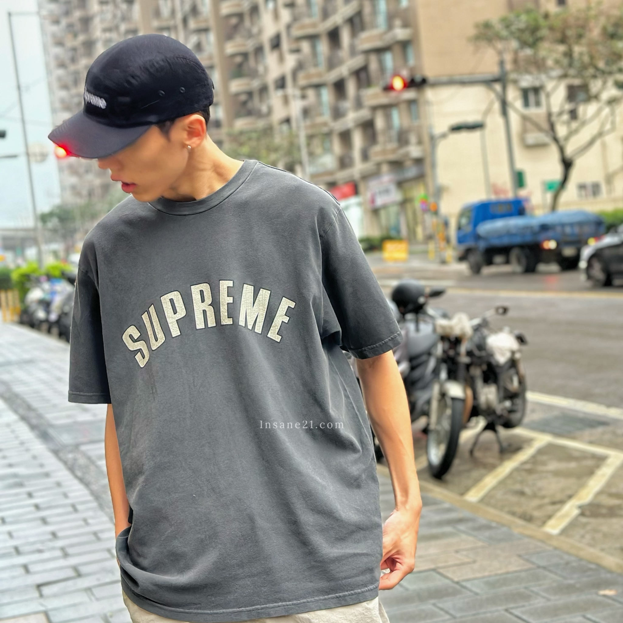 SUPREME 弧形LOGO 短袖
