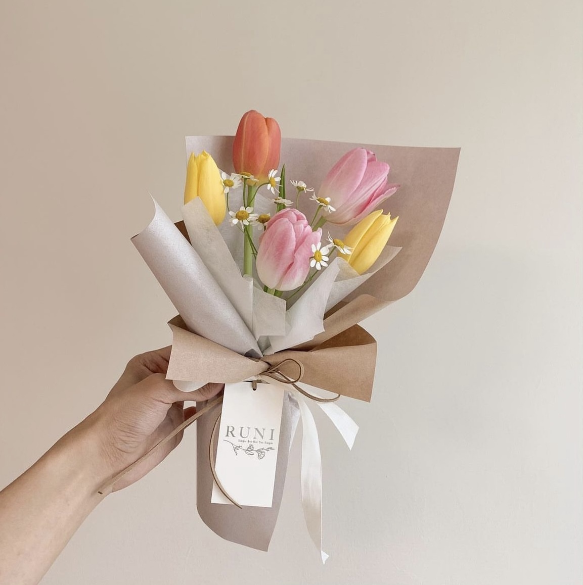 甜果午后-黃粉橘鬱金香花束