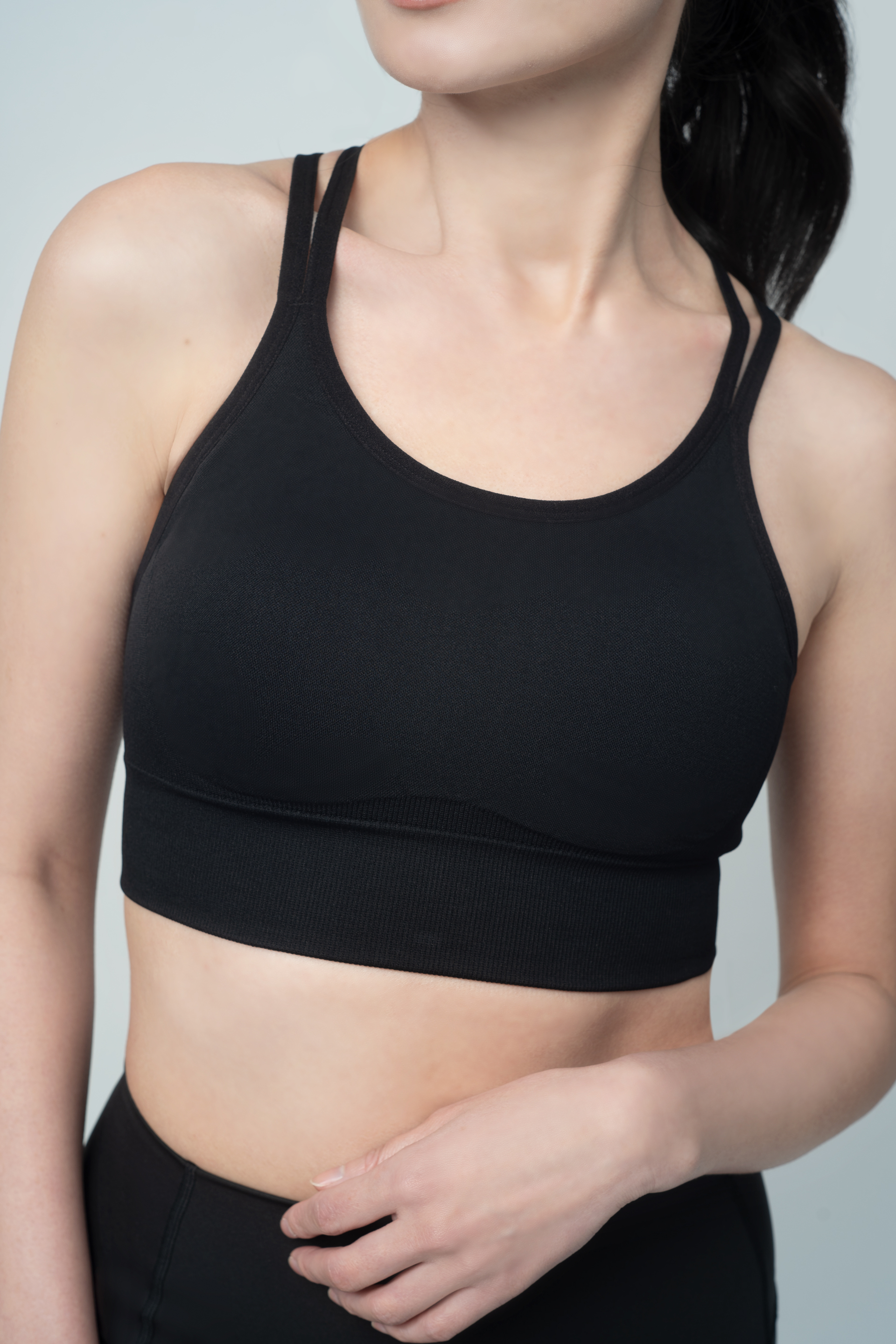 無縫交錯運動內衣 黑色