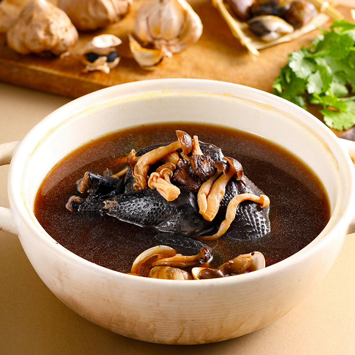 養生鮑魚黑蒜燉烏雞