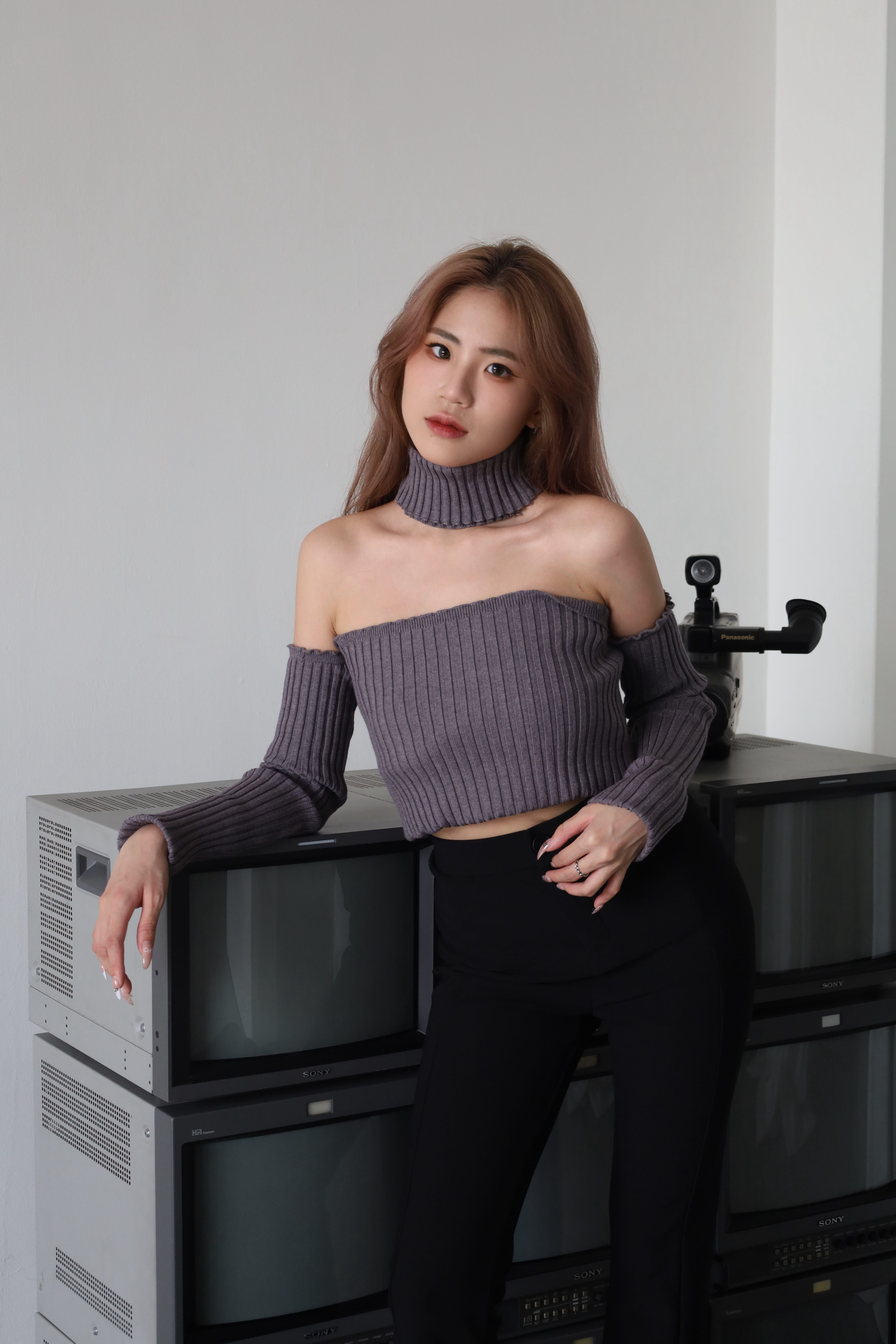 坑條脖圍一字領上衣