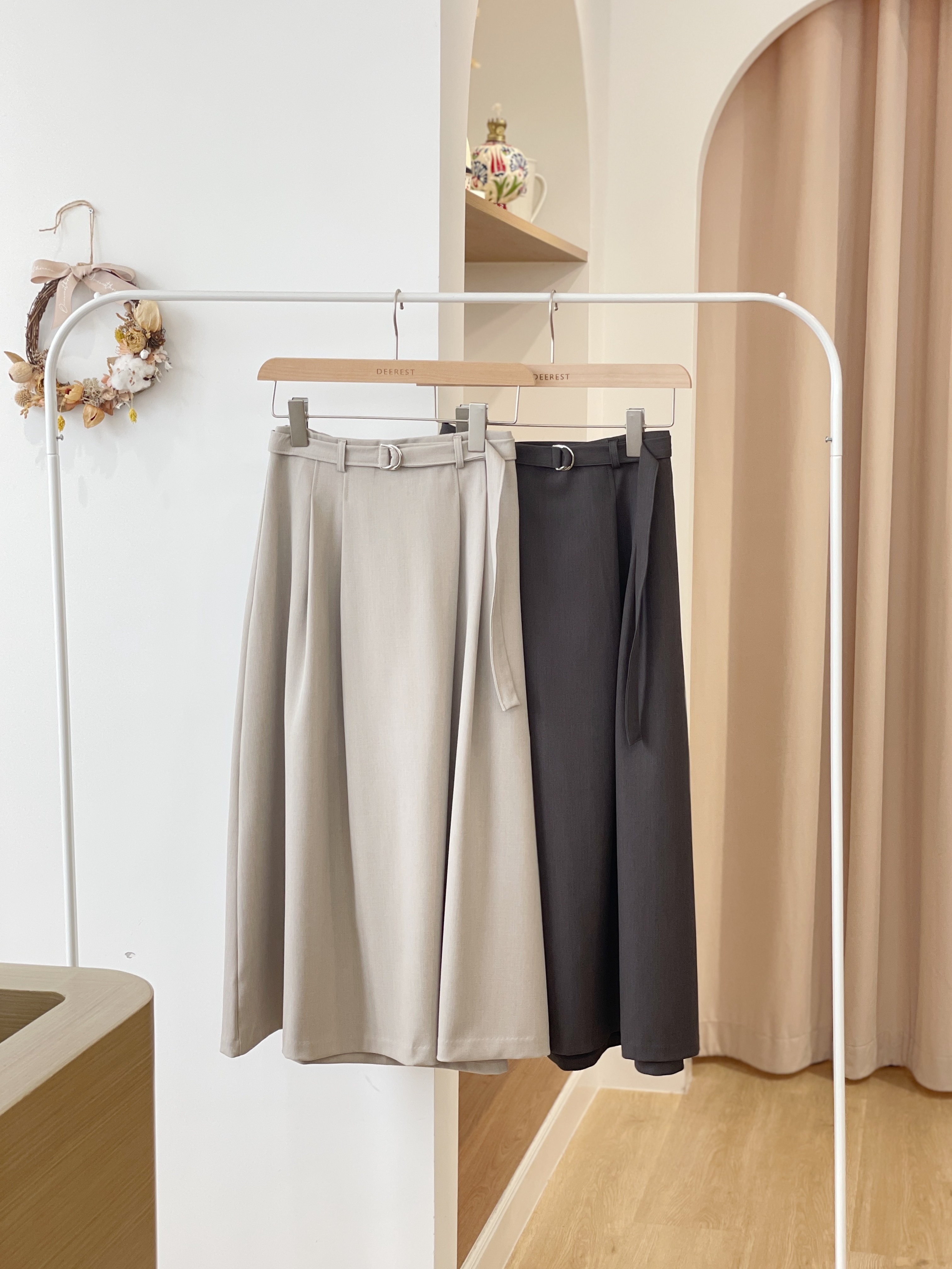 SK428 Buckled Earthy Pleated Long Skirts