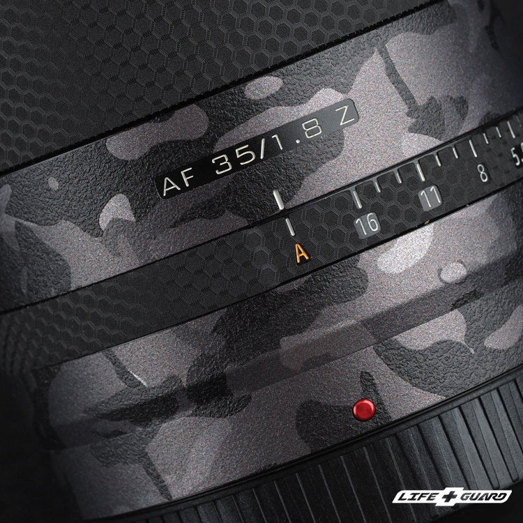 LIFE+GUARD 野戰迷彩黑貼膜質感特寫，LIFE+GUARD 設計風格