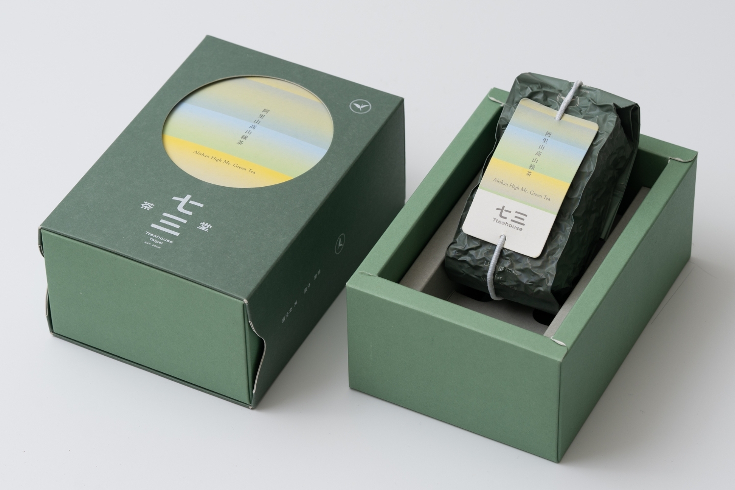 阿里山高山綠茶 茶葉精裝盒內裝照