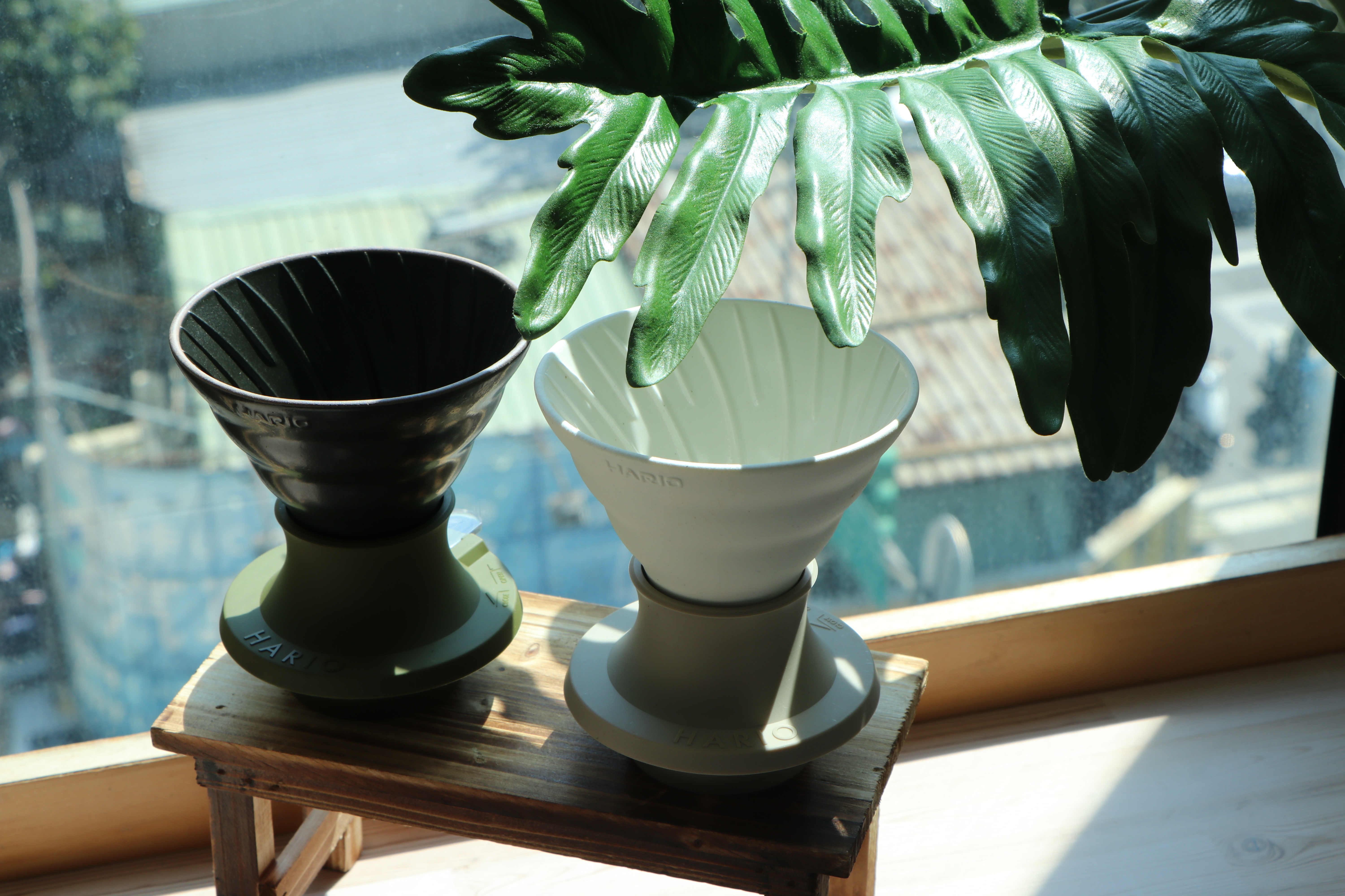 HARIO SWITCH 老岩泥浸漬式濾杯 火山黑 ／SSDR-200-B (HARIOx陶作坊限定聯名款)