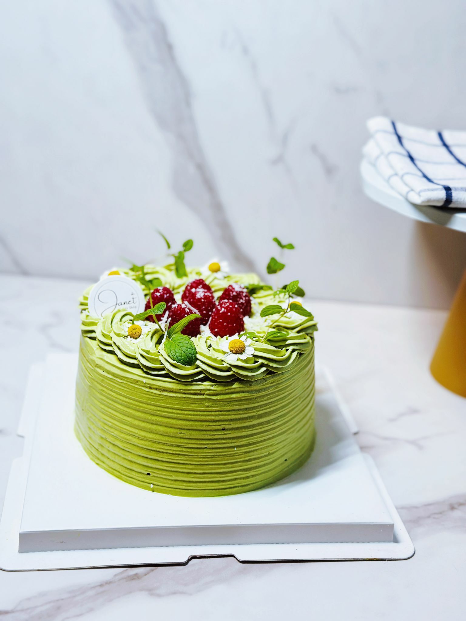 開心果紅桑子蛋糕