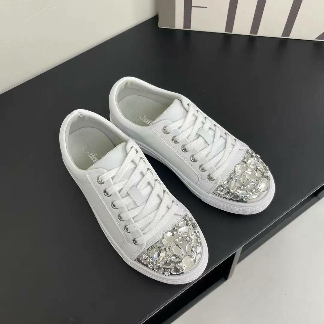 水晶晶寶石牛皮休閒鞋