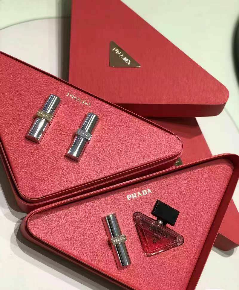 新品PRADA2024女神節明星香色限定情書禮盒