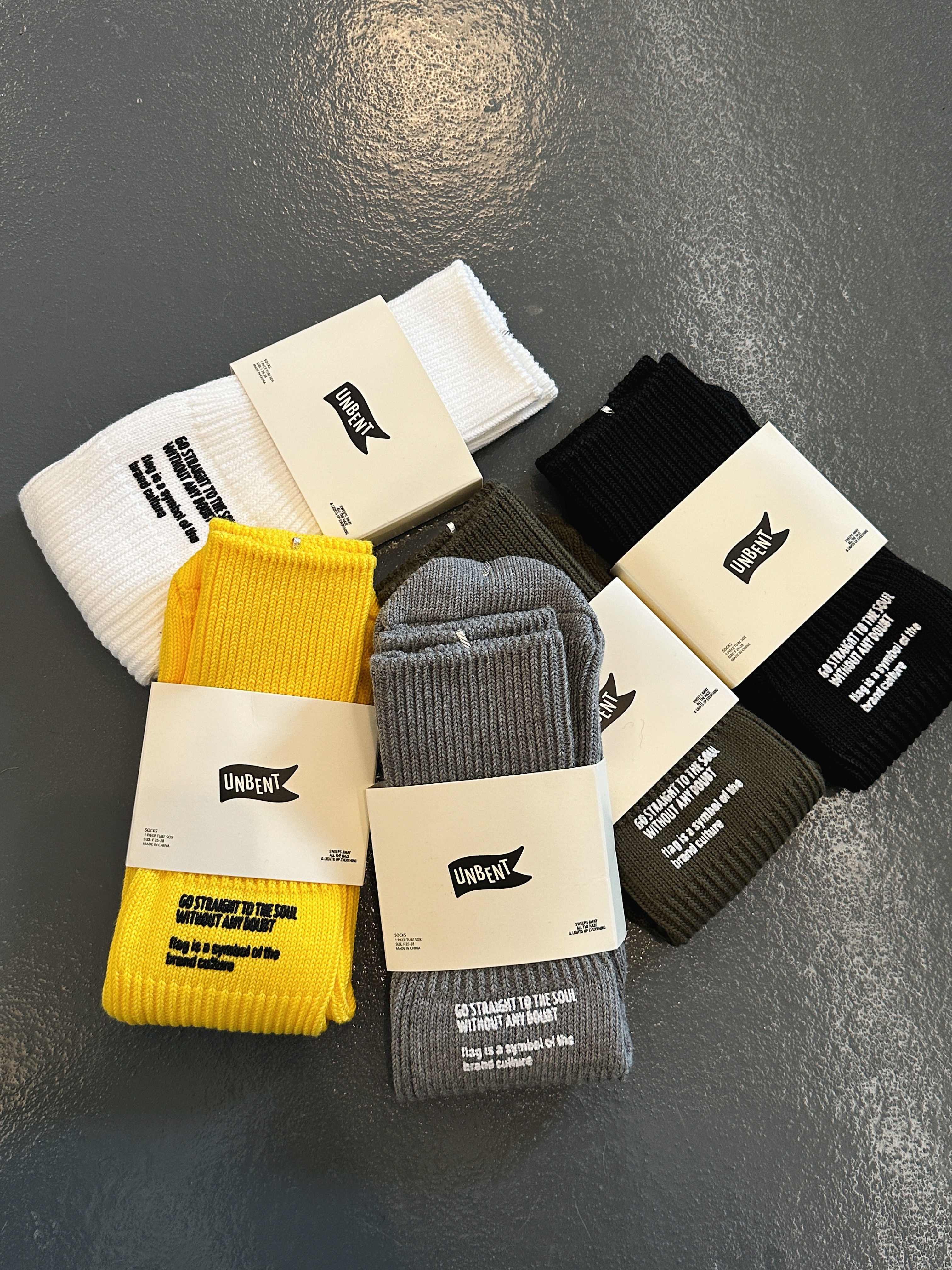 #預購 UNBENT 23SS 印花中長筒襪 四色