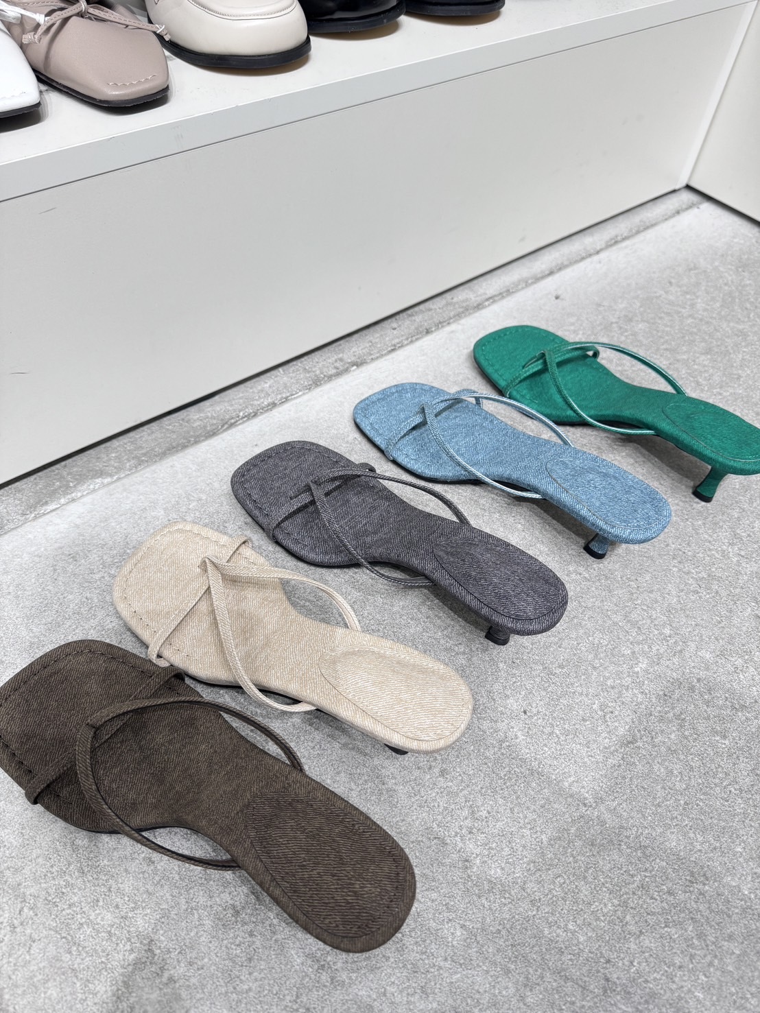 （韓國代購）極簡夾腳低跟鞋