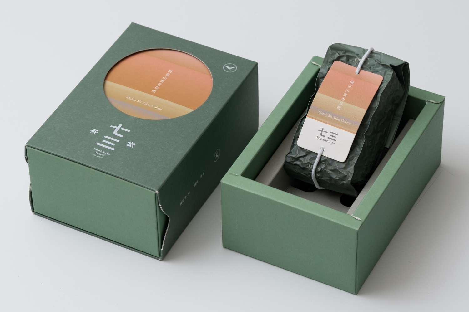 阿里山蜜香烏龍 茶葉75g–精裝盒 內容照