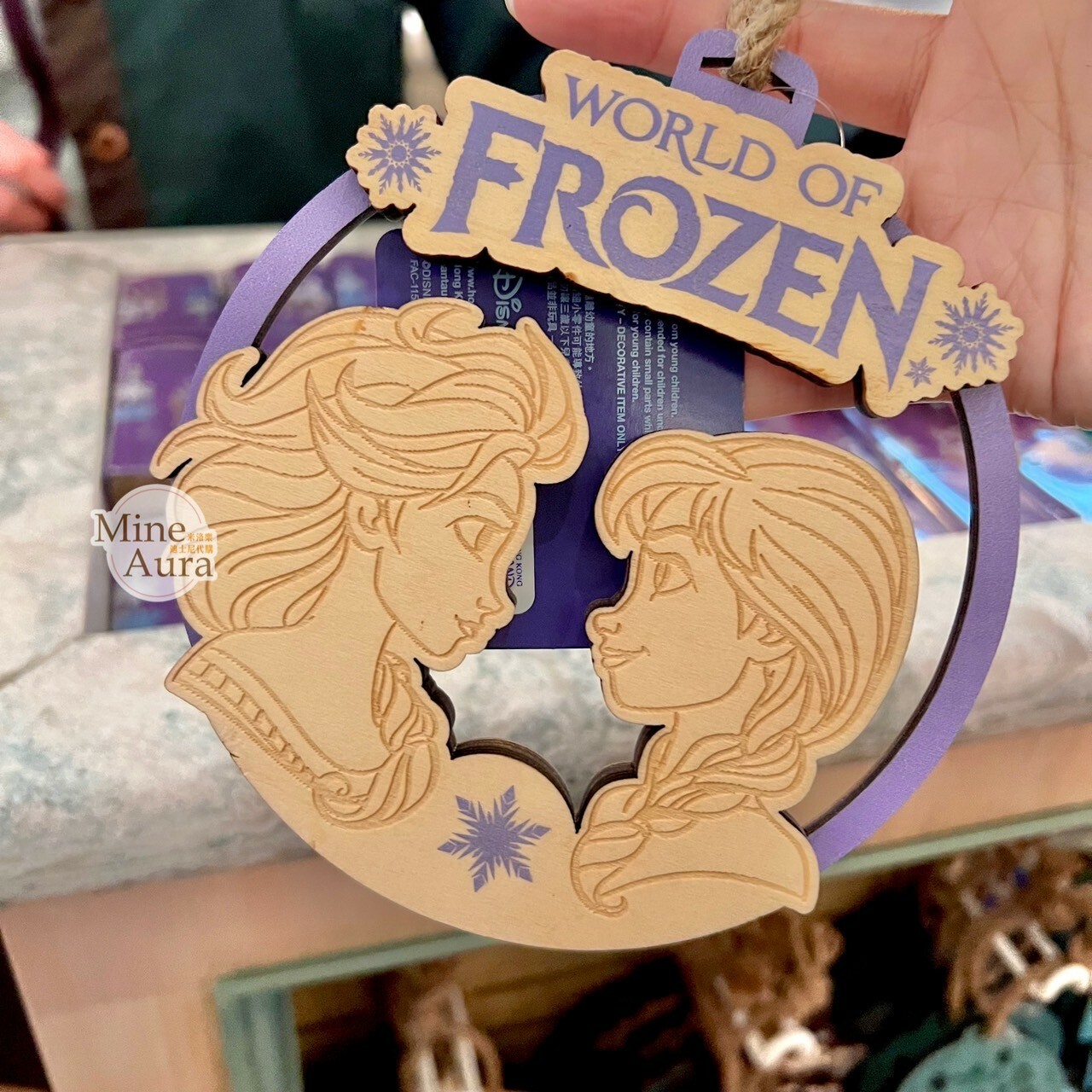 World of Frozen 限定 艾莎 Elsa 安娜Anna 圓形造型 掛飾 冰雪奇緣 Frozen -香港迪士尼樂園