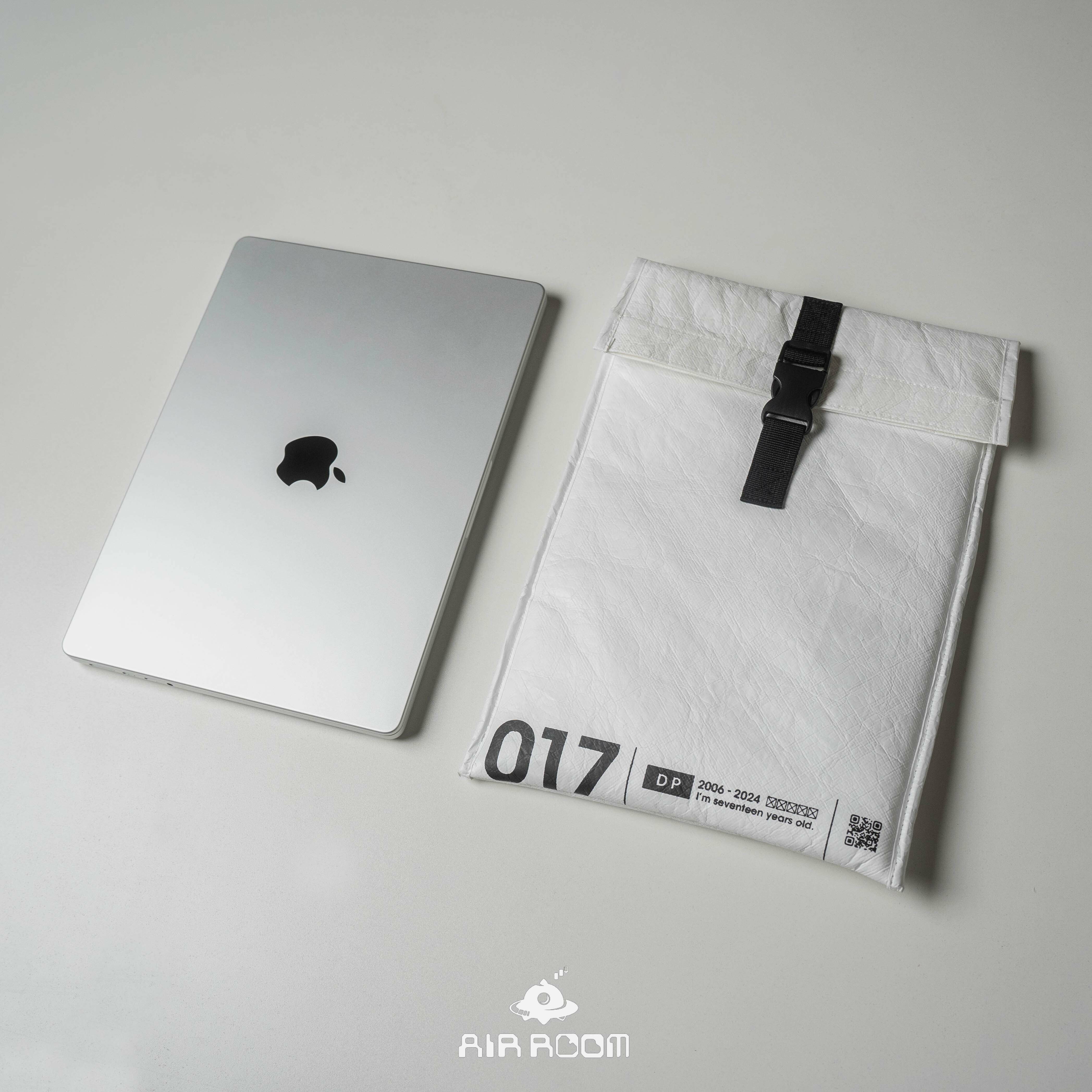 FREAK'S STORE 13吋 筆電包 白 緩衝材質