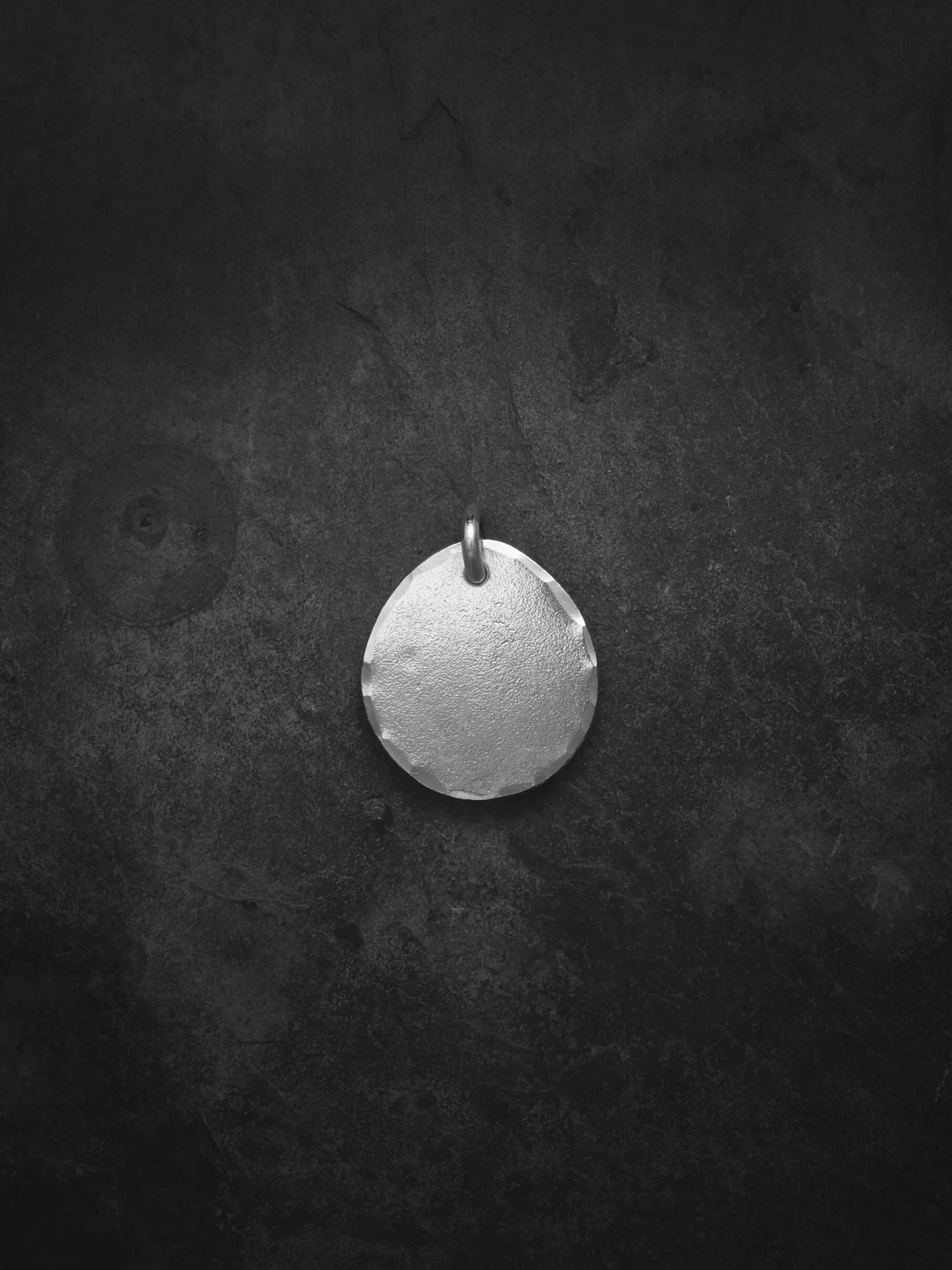 Anviology Handcraft 唐草銀牌吊墜 M