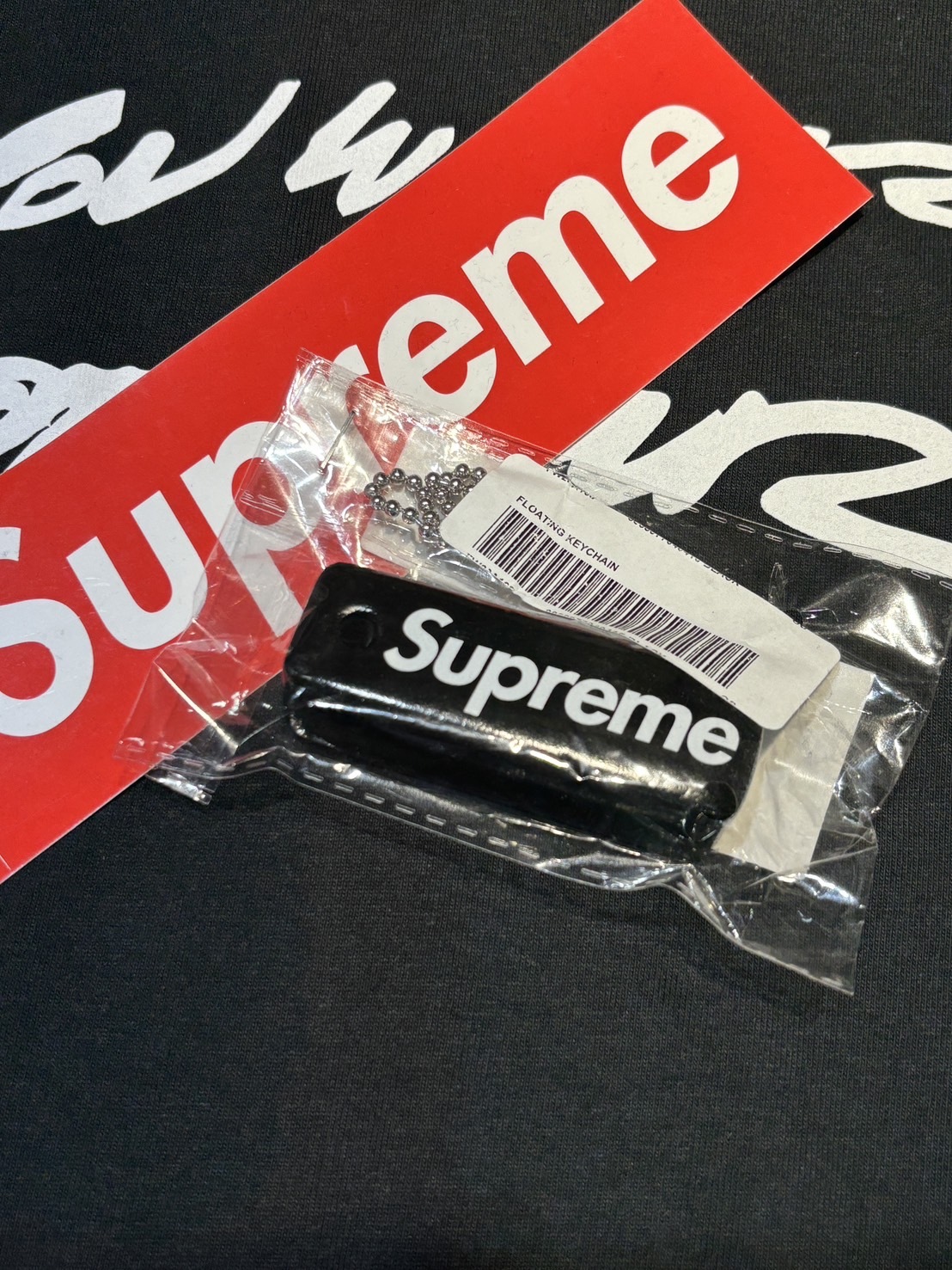 Supreme Floating Keychain FW23 泡棉鑰匙圈背包吊飾紅綠黑藍